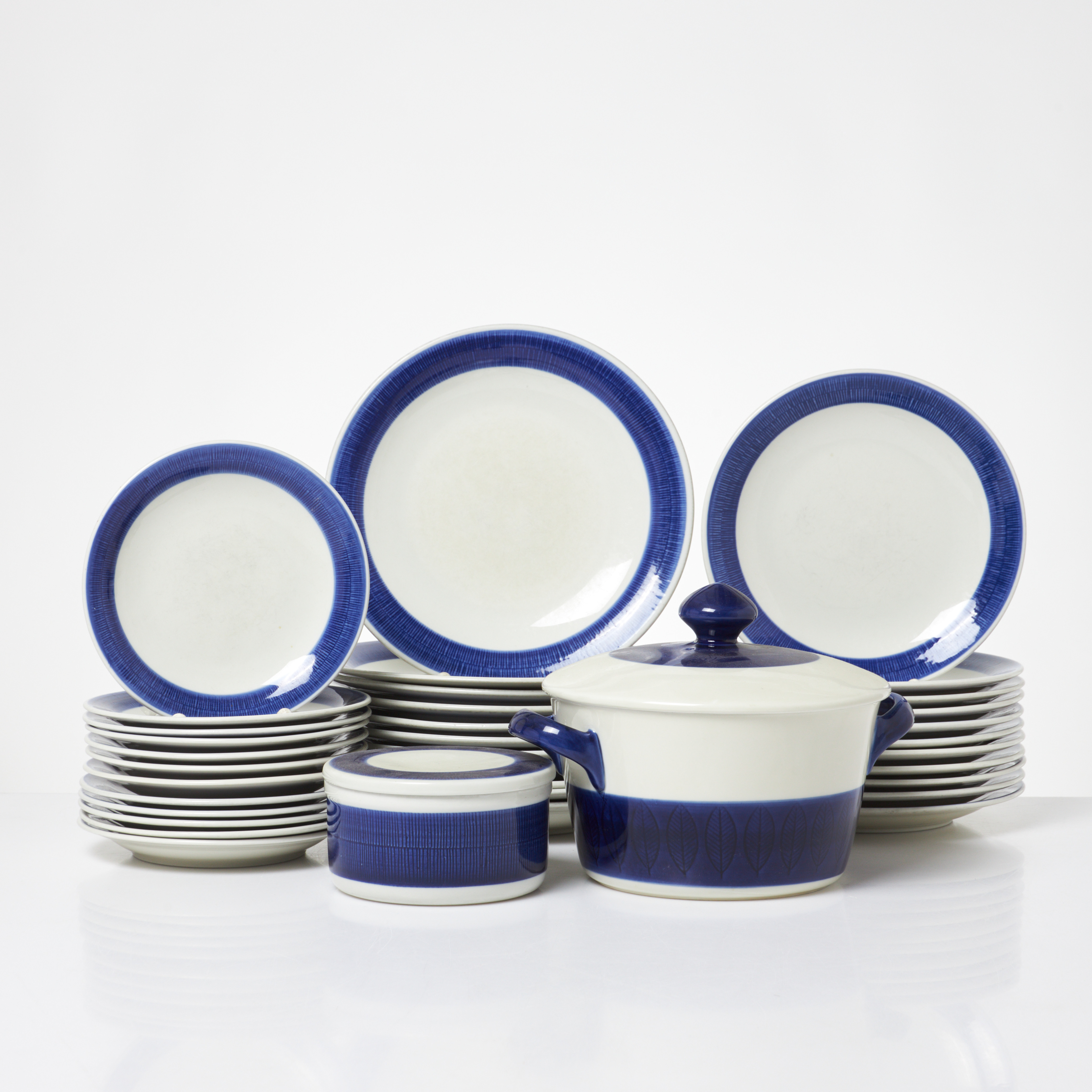 HERTHA BENGTSON. servisdelar, 36 dlr., "Koka Blå", Rörstrand.