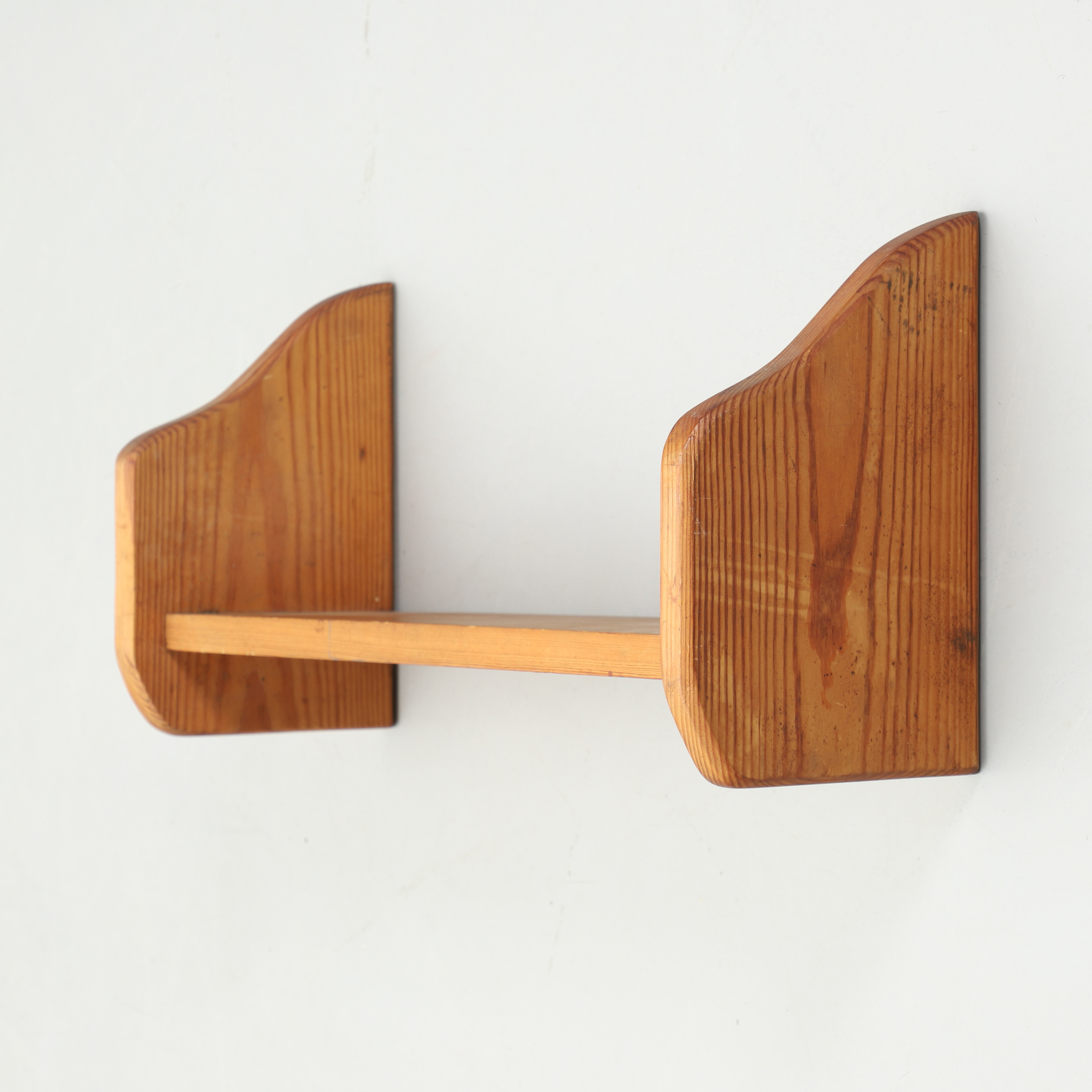 HYLLA, massiv furu, 1930-tal, sportstugemodell.