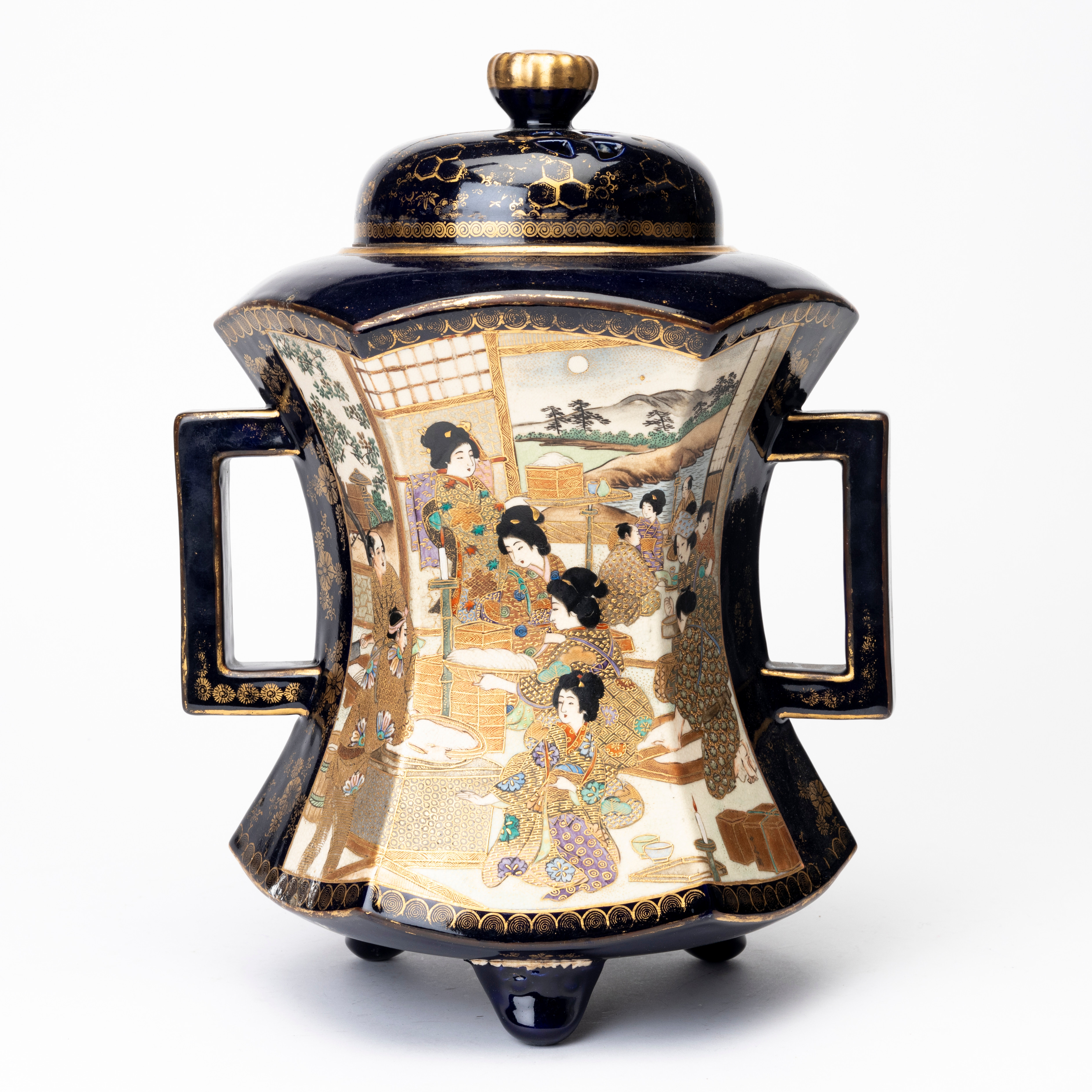 RÖKELSEKAR, porslin, Satsuma, Japan, Meiji (1868–1912).