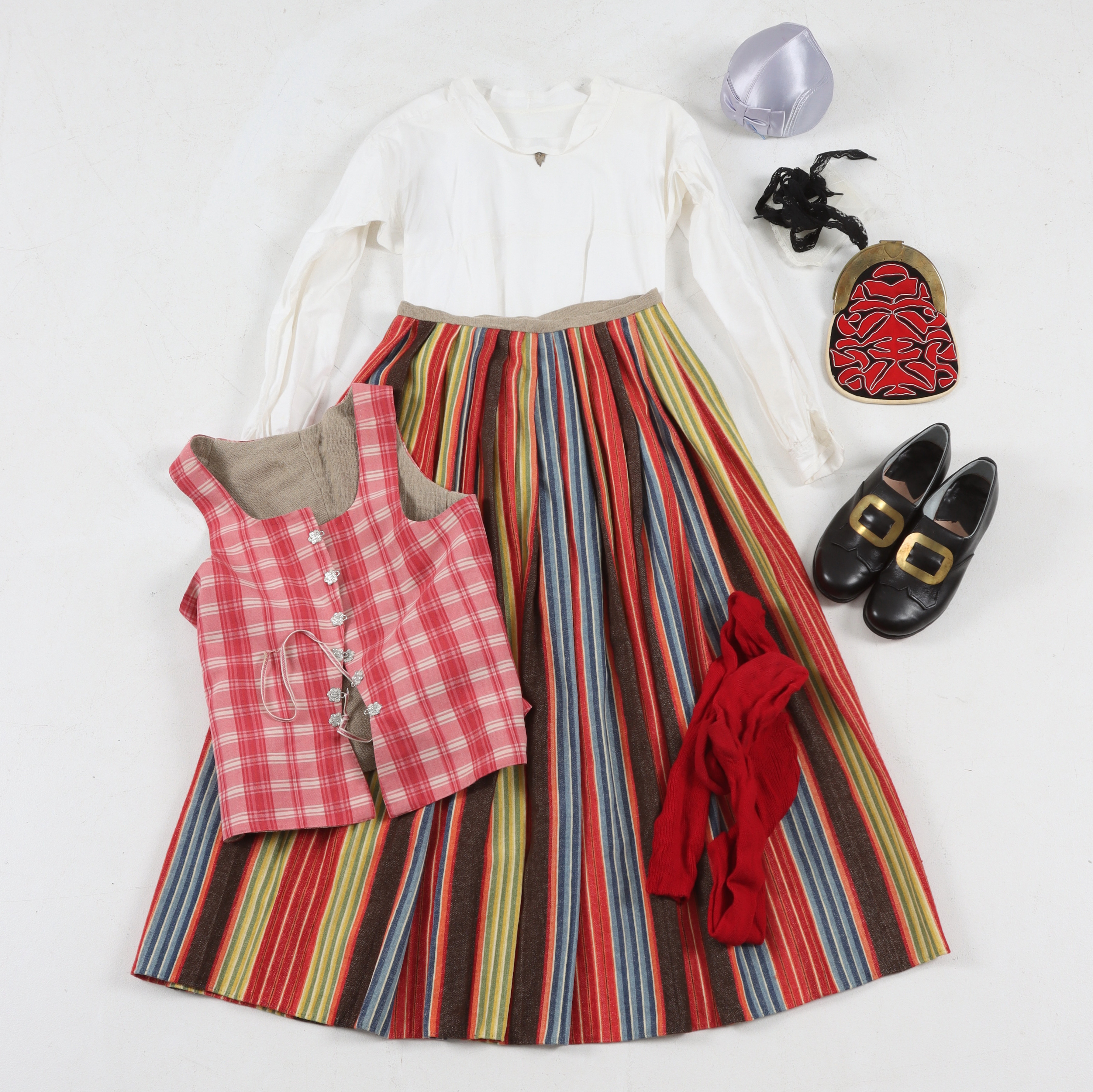 FOLKDRÄKT, 9 delar, Medelpad. 1900-tal.