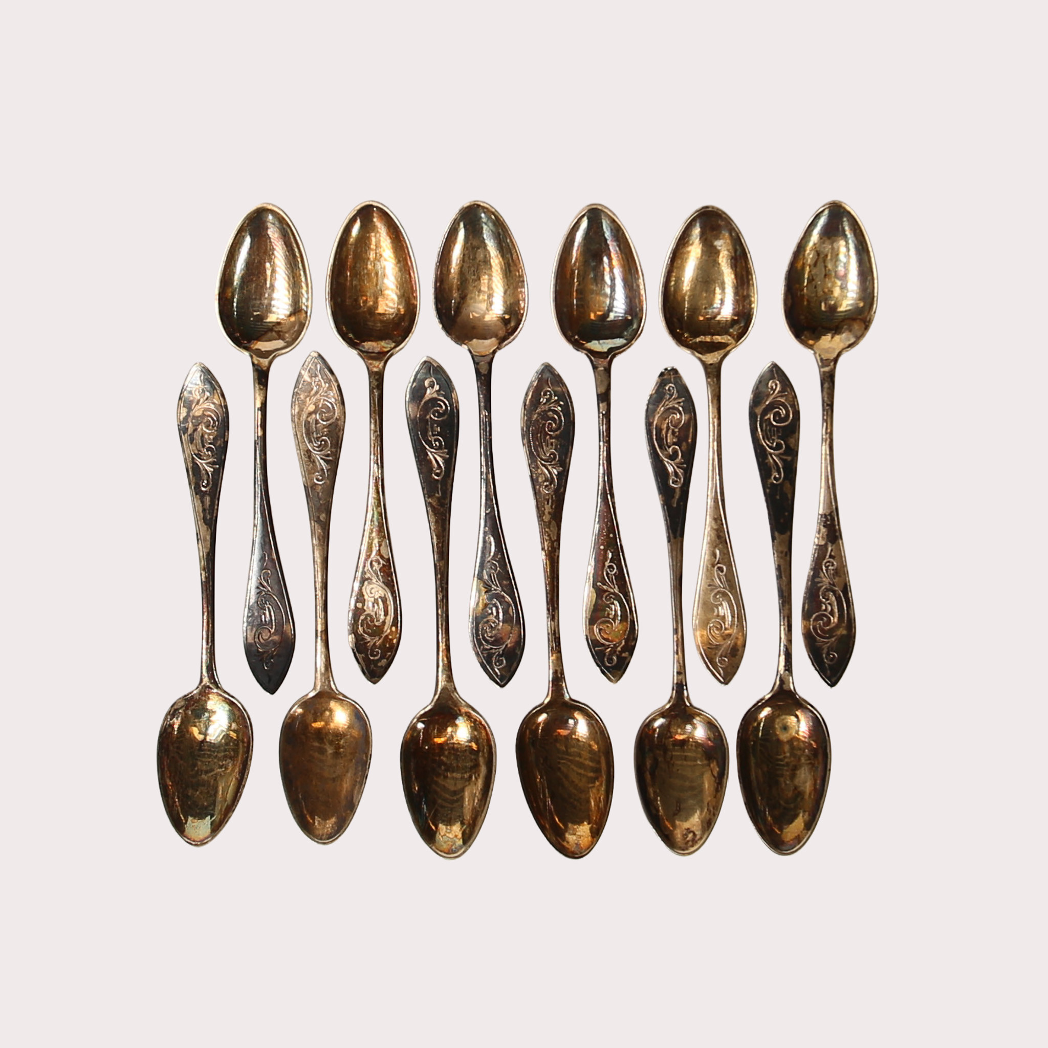 MOCCASKEDAR, 12 st., silver, 830/1000. dekor - blomsterslinga. Totalvikt 89,6 gram.