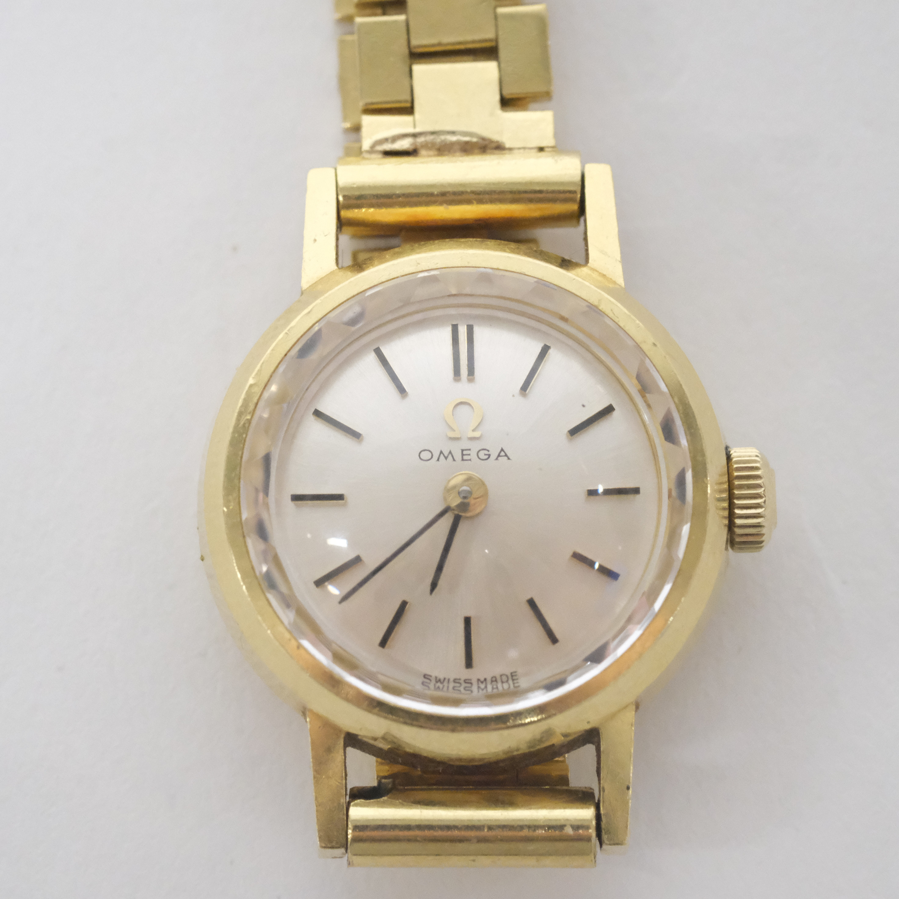 ARMBANDSUR, OMEGA, 18K GULD I LÄNK OCH BOETT.