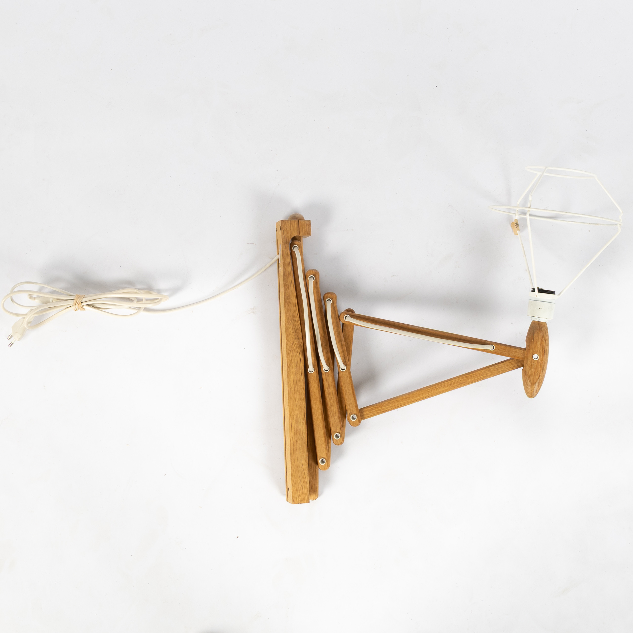 ERIK HANSEN. Vägglampa, s.k saxlampa, Le Klint, ek, 1900-talets andra hälft.