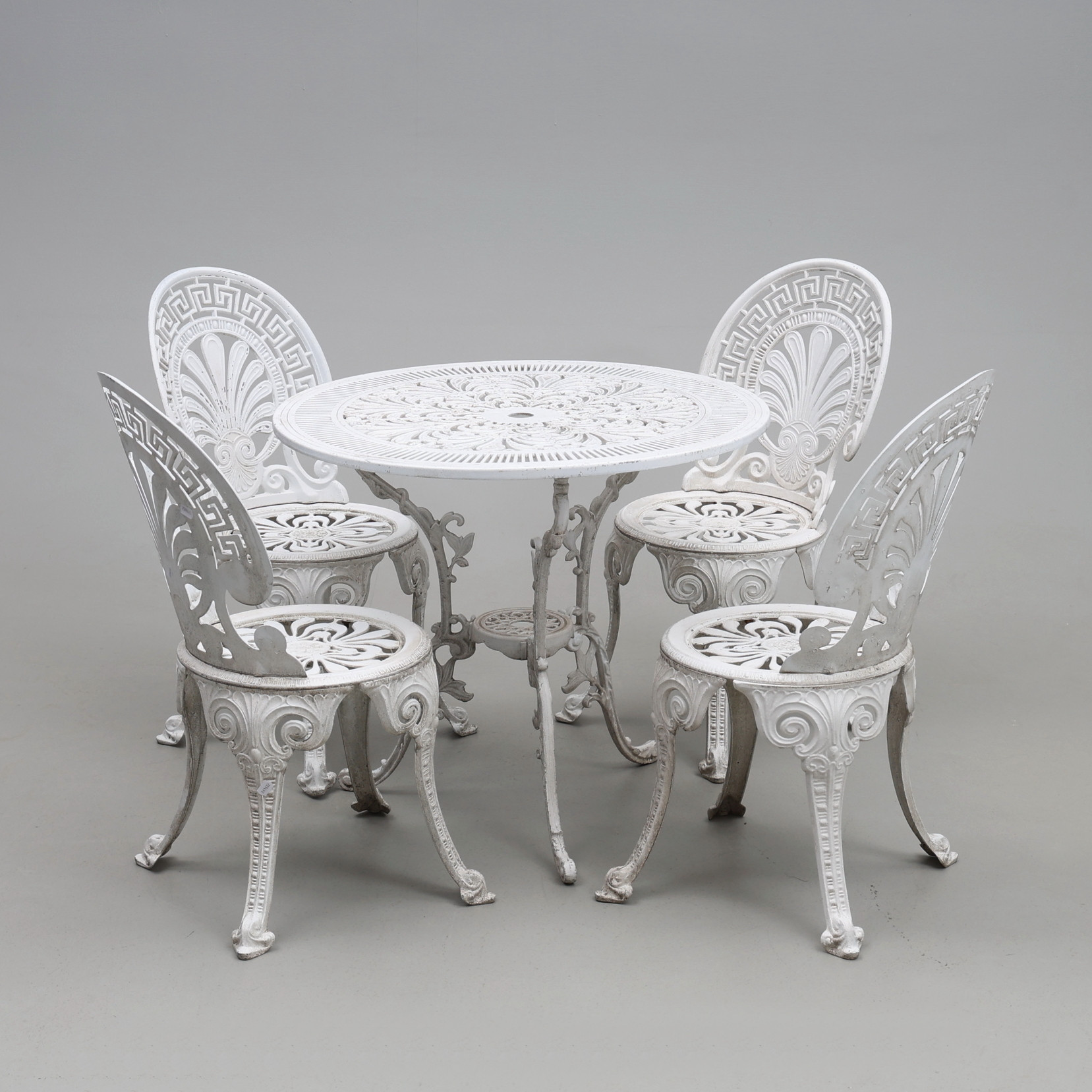 TRÄDGÅRDSMÖBLER, 5 delar, metall, bemålade, 1900-tal.