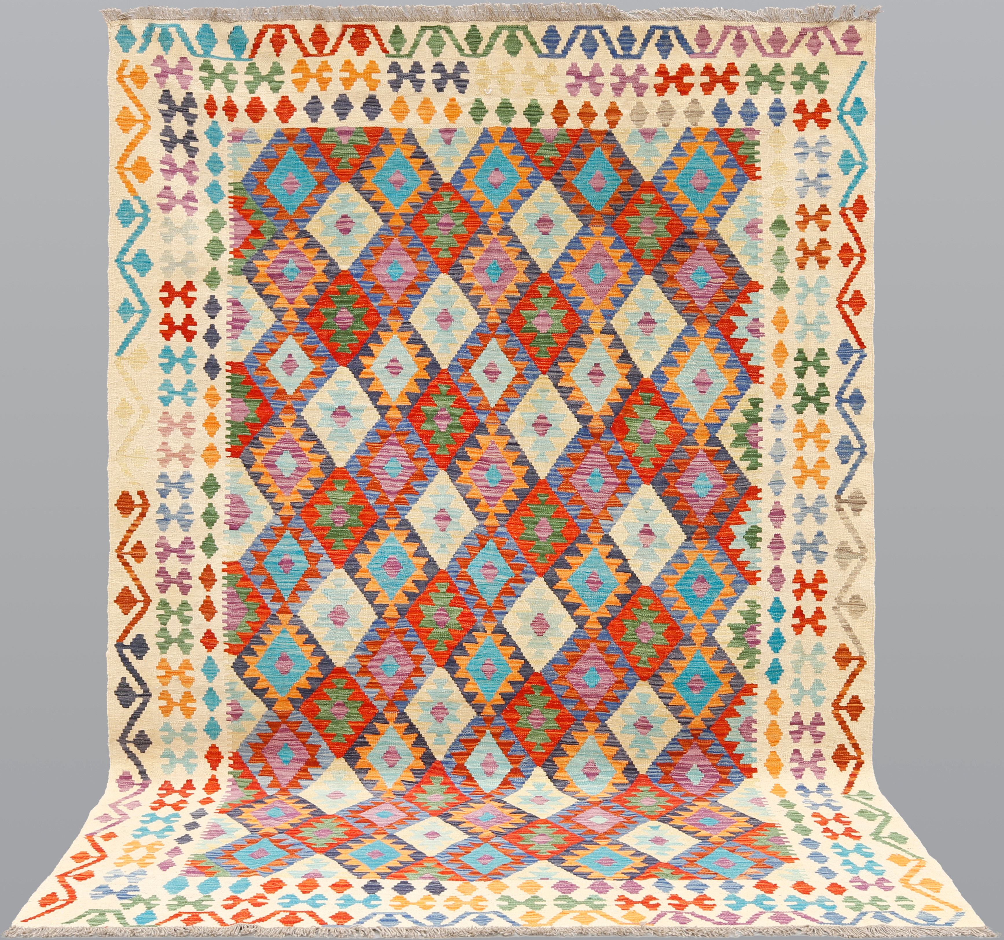 MATTA. Kelim klassisk design, 294 x 197 cm.