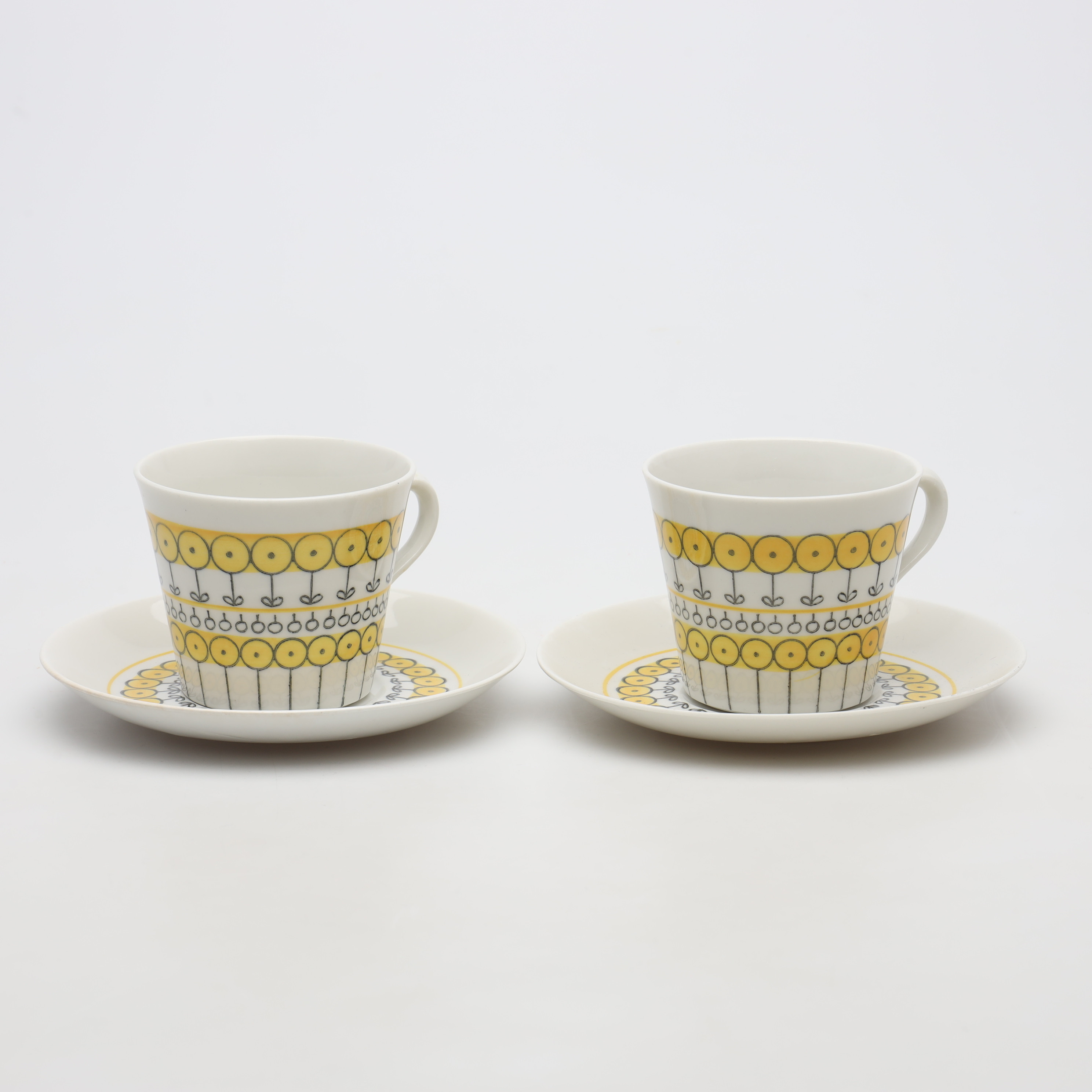 BERIT TERNELL. TEKOPPAR MED FAT, 4 delar, porslin, "Furuvik", Upsala-Ekeby/Gefle.