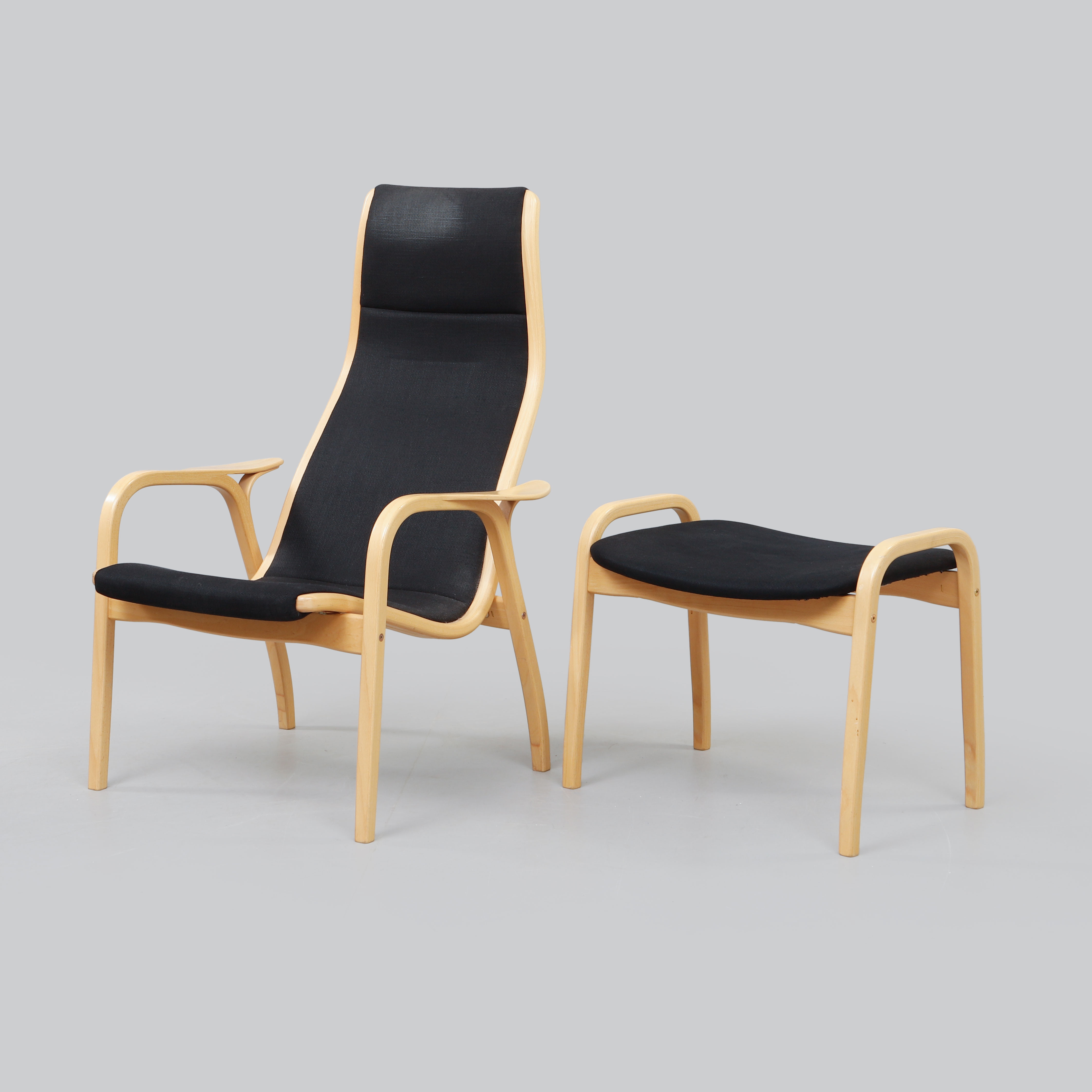 YNGVE EKSTRÖM. Fåtölj med fotpall, "Lamino", Swedese.