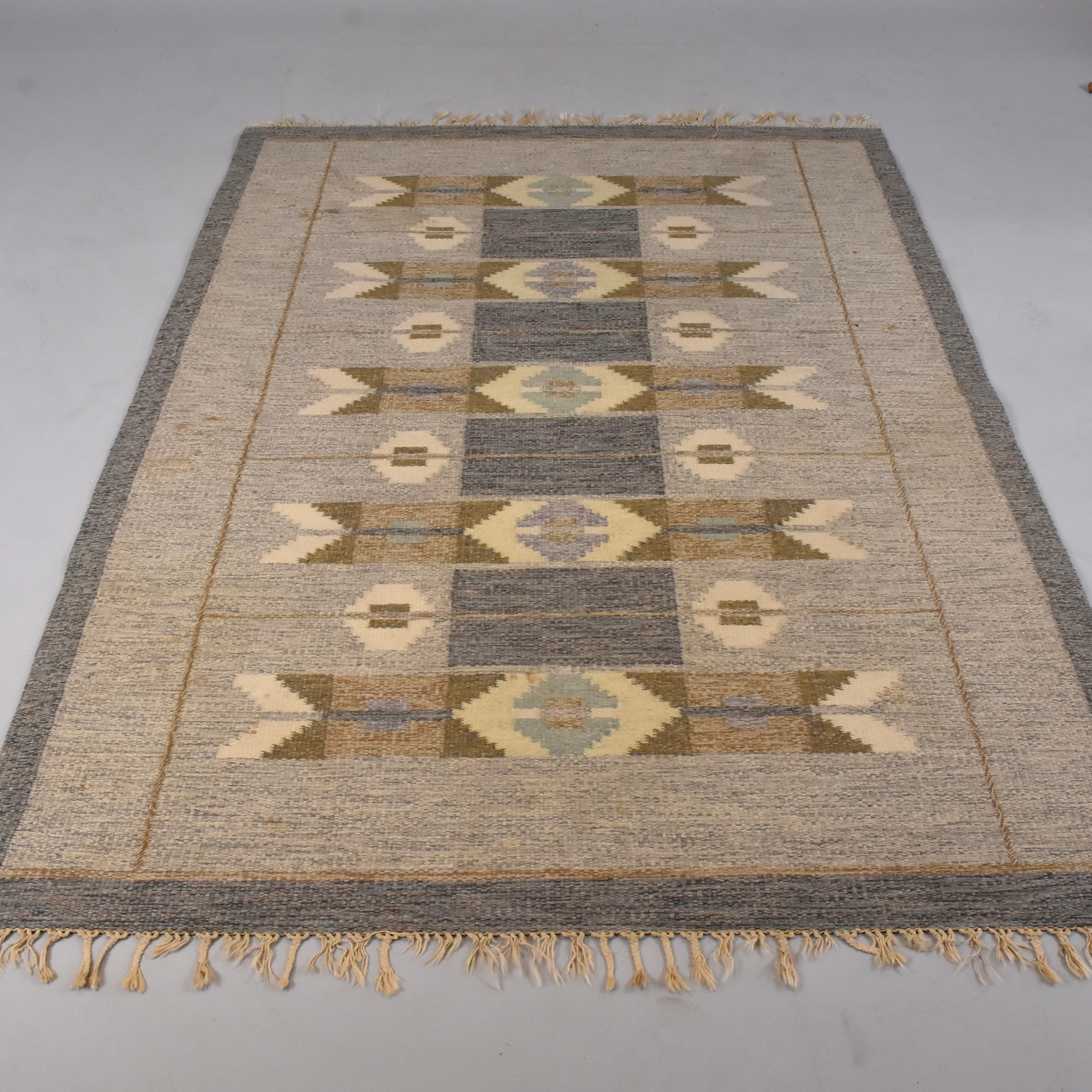 INGEGERD SILOW. Röllakanmatta, signerad, 240 x 165 cm.