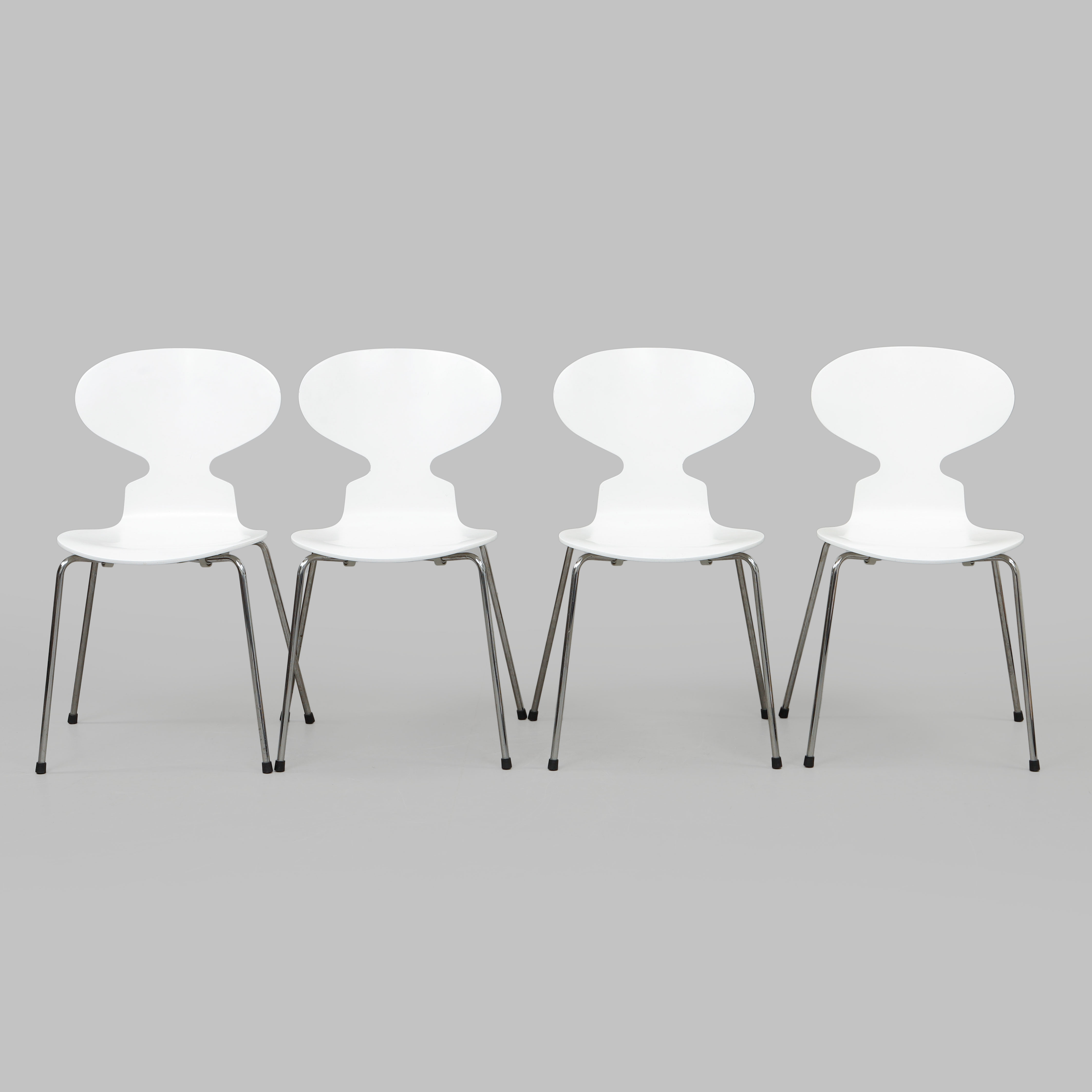 ARNE JACOBSEN. Stolar, 4 st, "Myran", Fritz Hansen, Danmark, 2008.