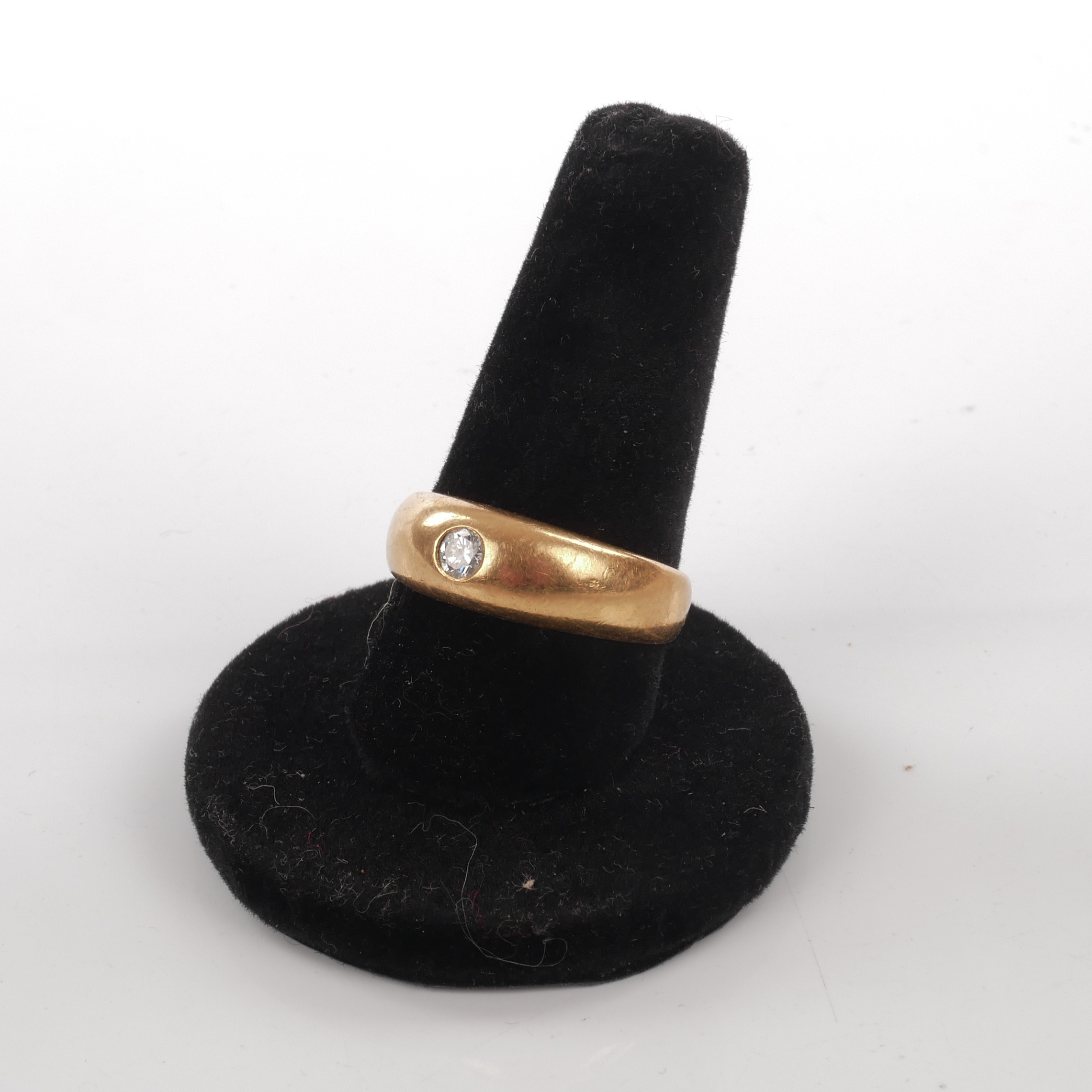 SLÄT RING MED DIAMANT, 18K guld med diamant 0,20 ct.
