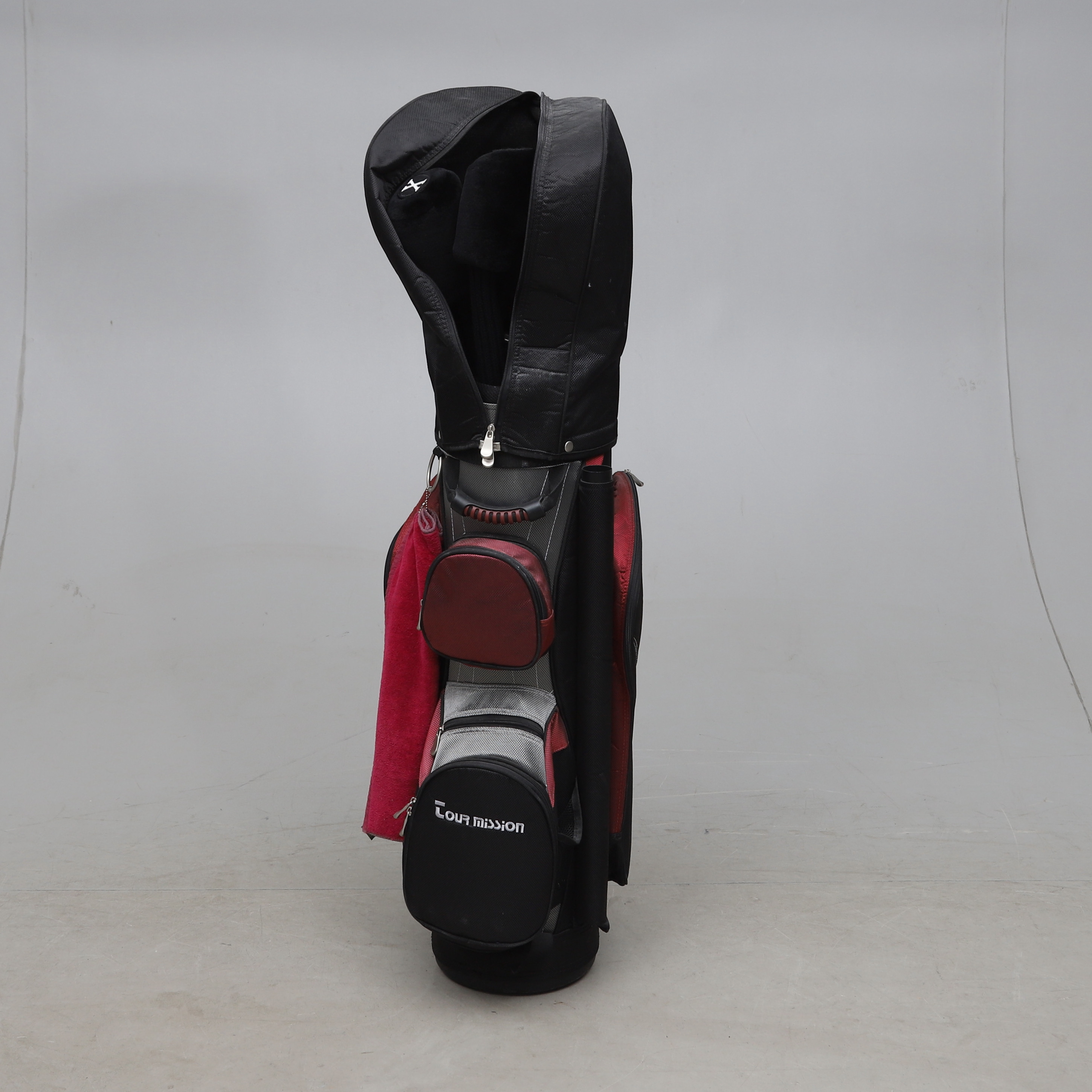 GOLFBAG MED KLUBBOR, 12 delar, b.la. "Tour Mission"/"Greenfield".