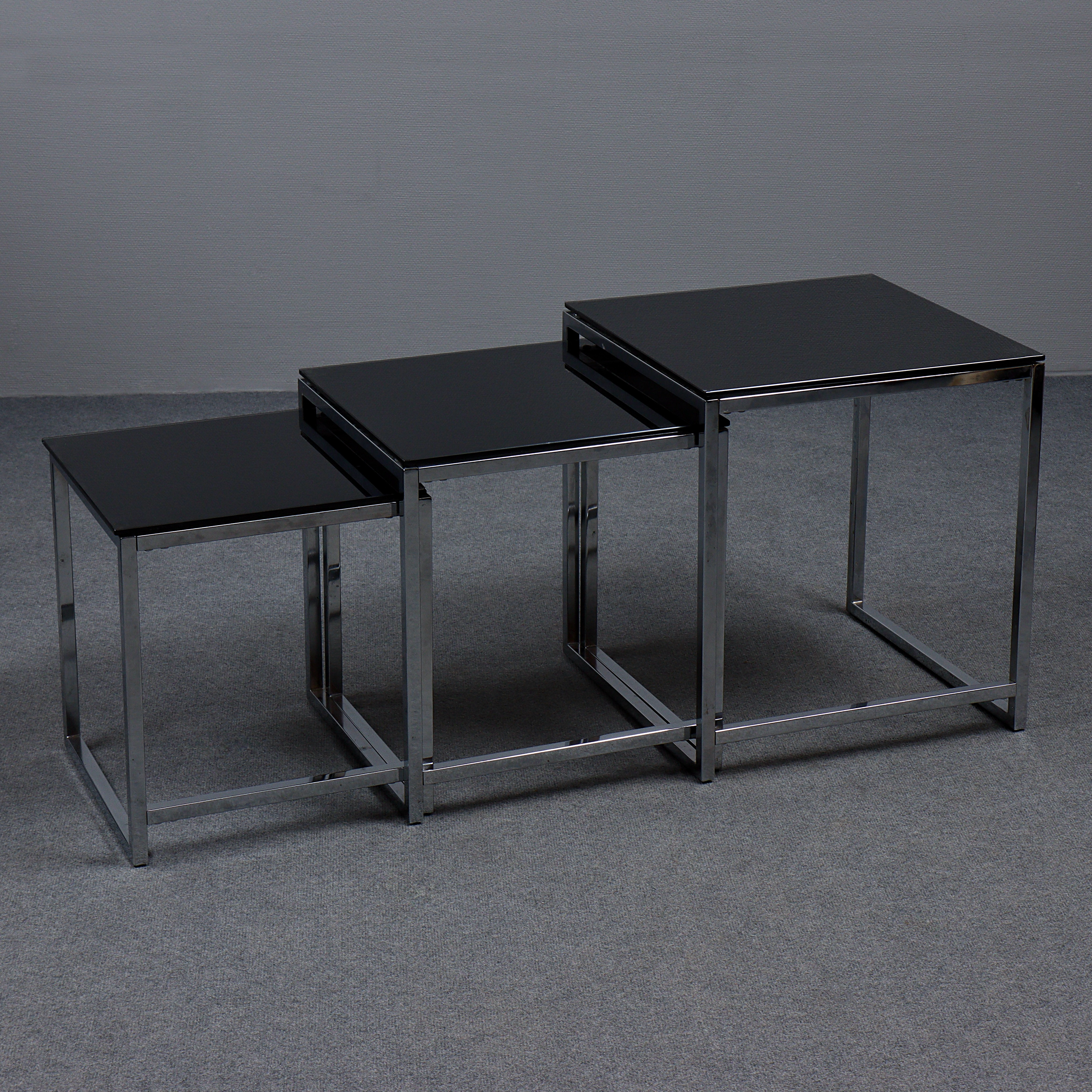 SATSBORD, KROM, SVART TONAT GLAS, SAMTIDA.