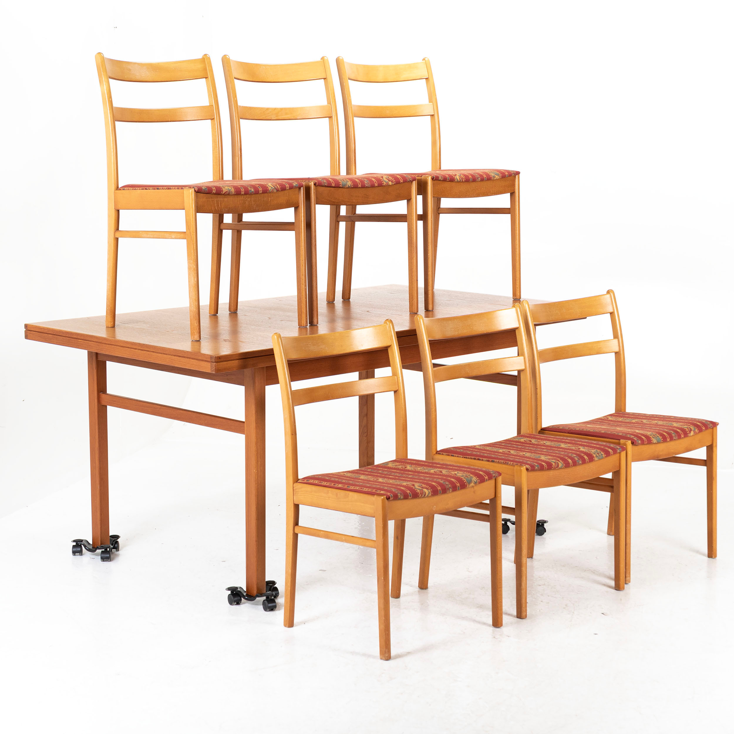 MATSALSGRUPP, 7 delar, teak / ek, 1900 - talets andra hälft.