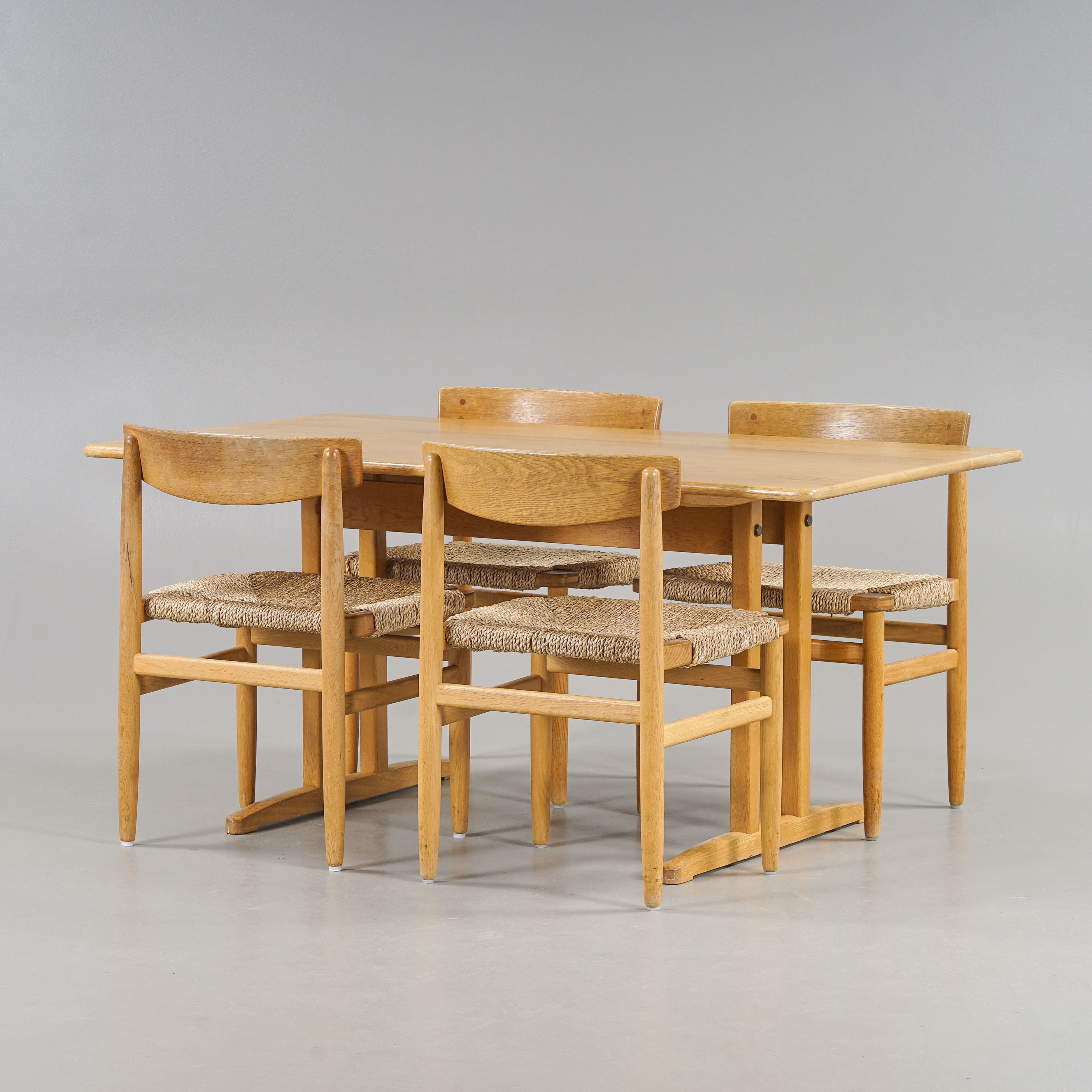 BØRGE MOGENSEN. Matgrupp, Stolar "Öresund" med bord "Shaker Table" Ek, Karl Andersson & Söner, 1900-talets andra hälft.