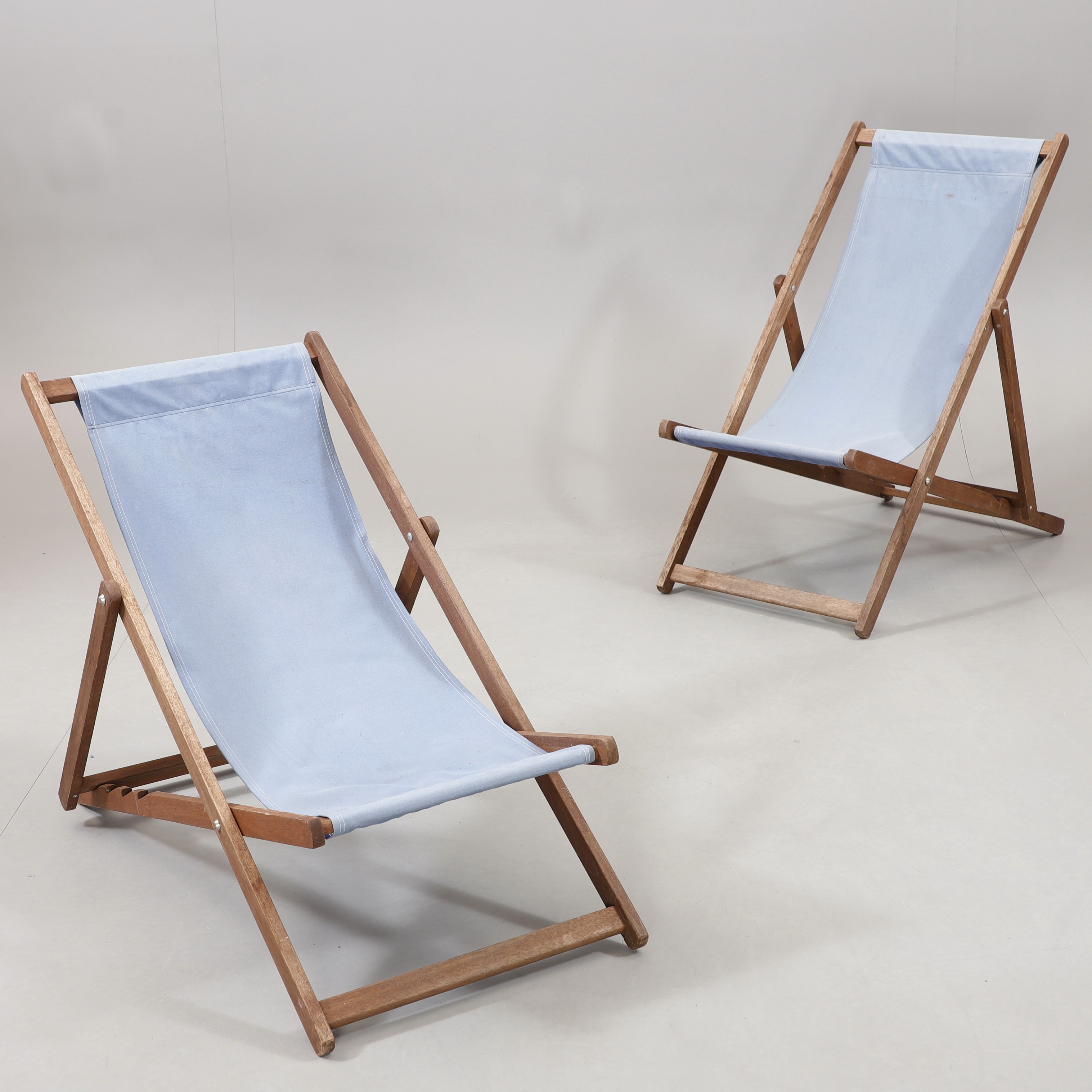 SOLSTOLAR, 2 st, trä/tyg, 1970-tal.