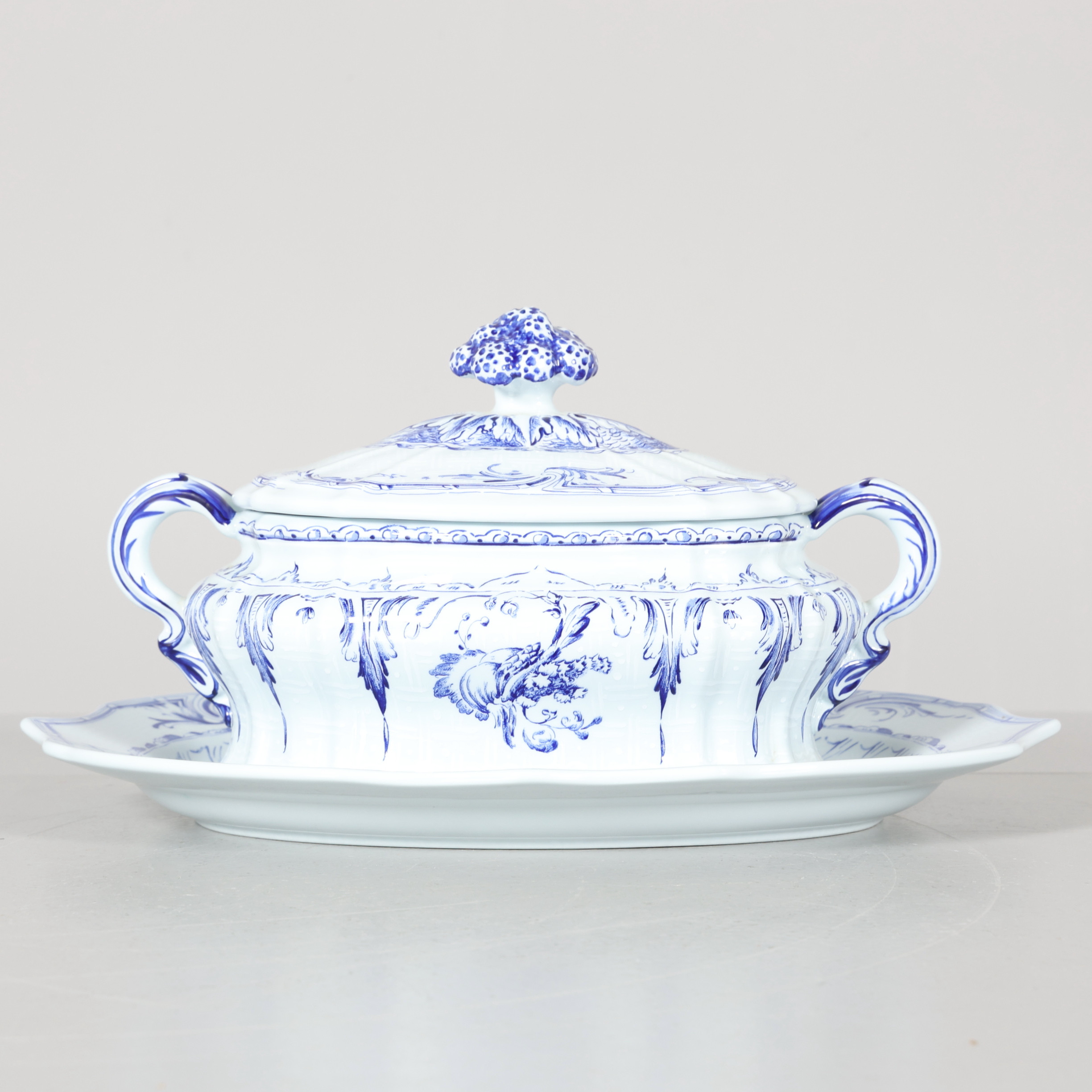 TERRIN SAMT FAT, "Rehnska mönstret", Rörstrand, numrerade 1437 samt 334, jubileumsutgåva.