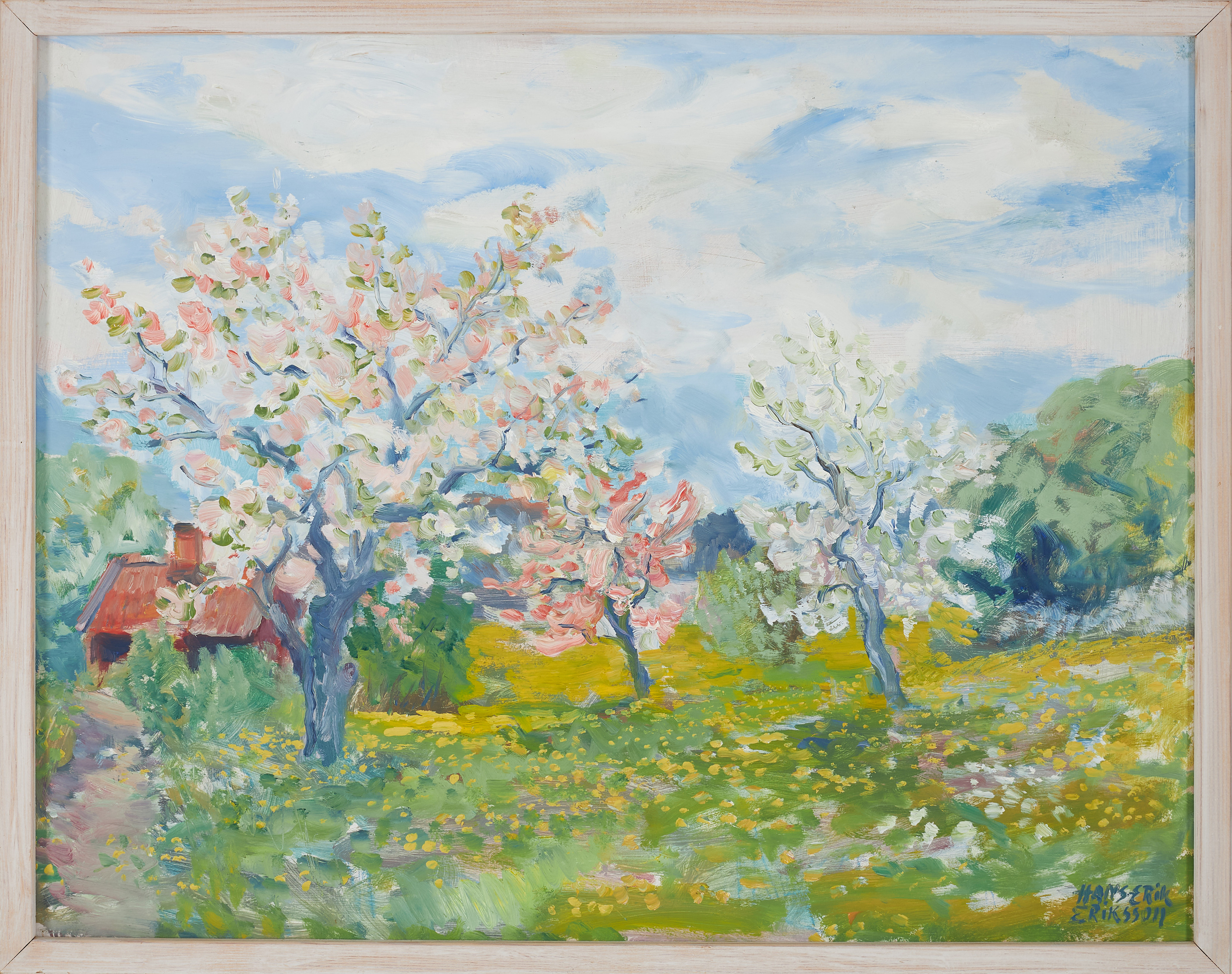 HANS-ERIK ERKSSON. Gårdsmotiv med äppelblommning, olja på pannå, signerad.