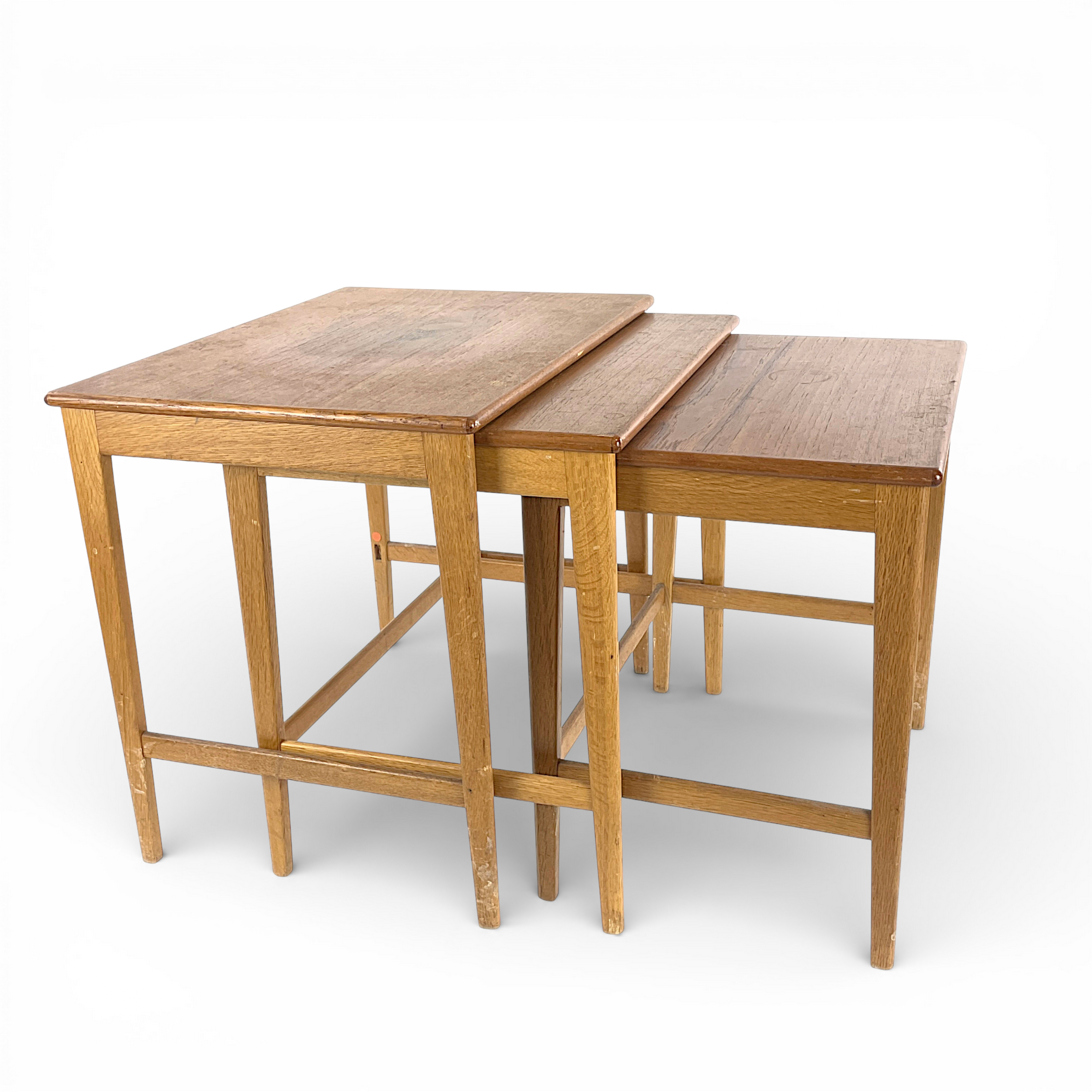 SATSBORD, 3 delar. Teak och ek, Fröseke, ur serien "Bra Bohag", 1950/60-tal.