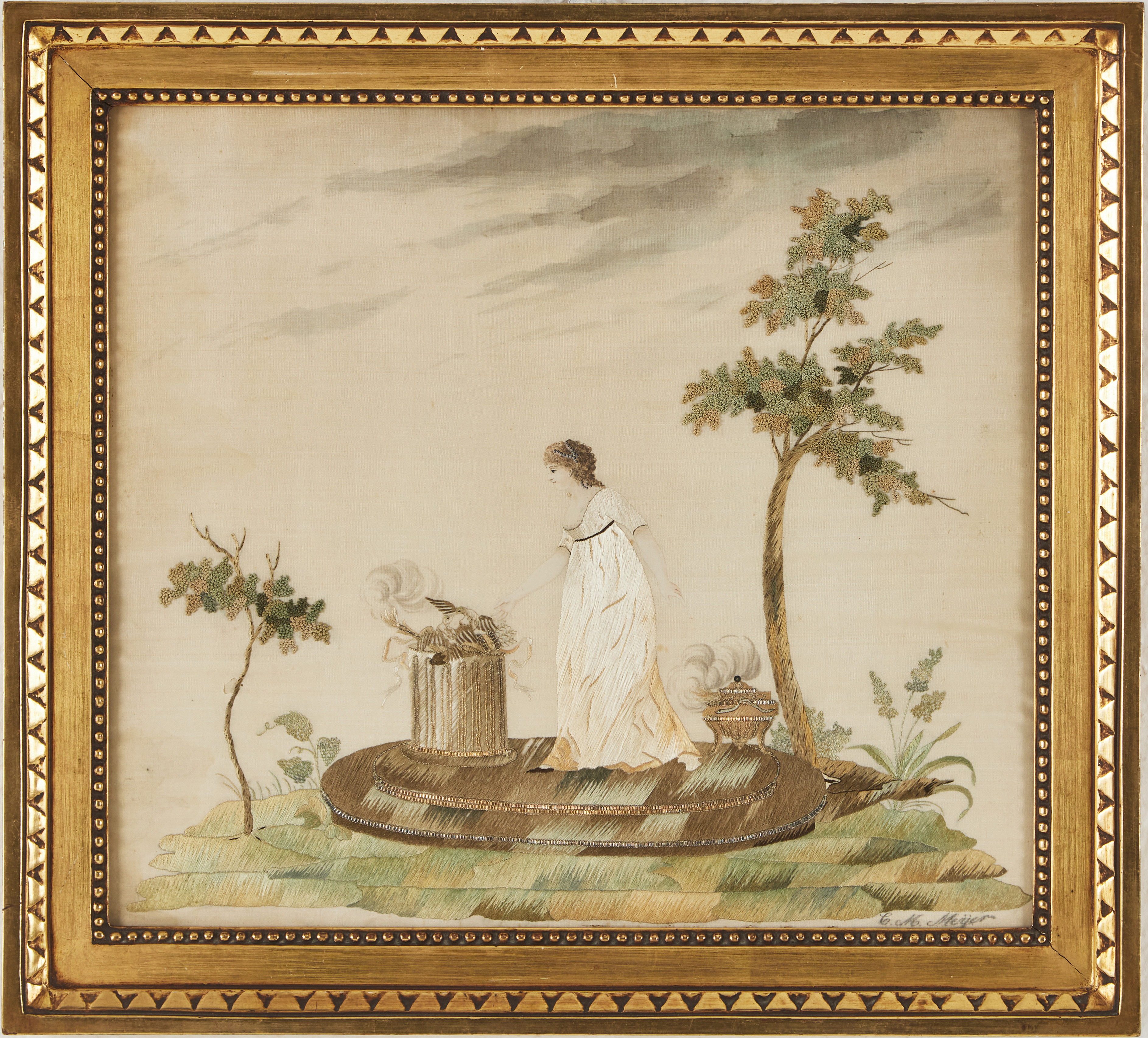 OIDENTIFIERAD KONSTNÄR. Sidenbroderi med metalltrådar, antikiserande figurscen, 1800-talets senare del, signerad CM Meÿer.