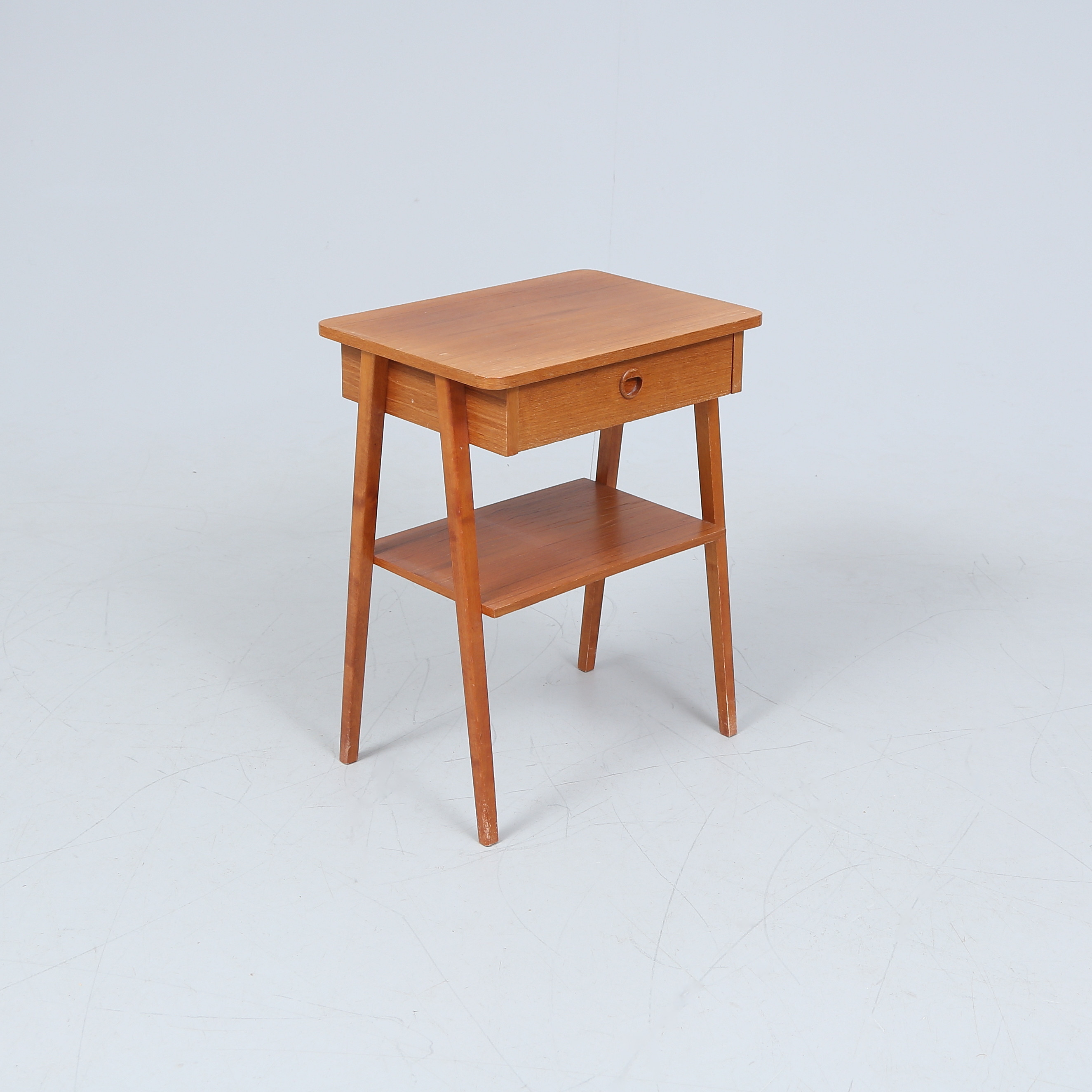 SÄNGBORD, teakfaner, 1960-tal.