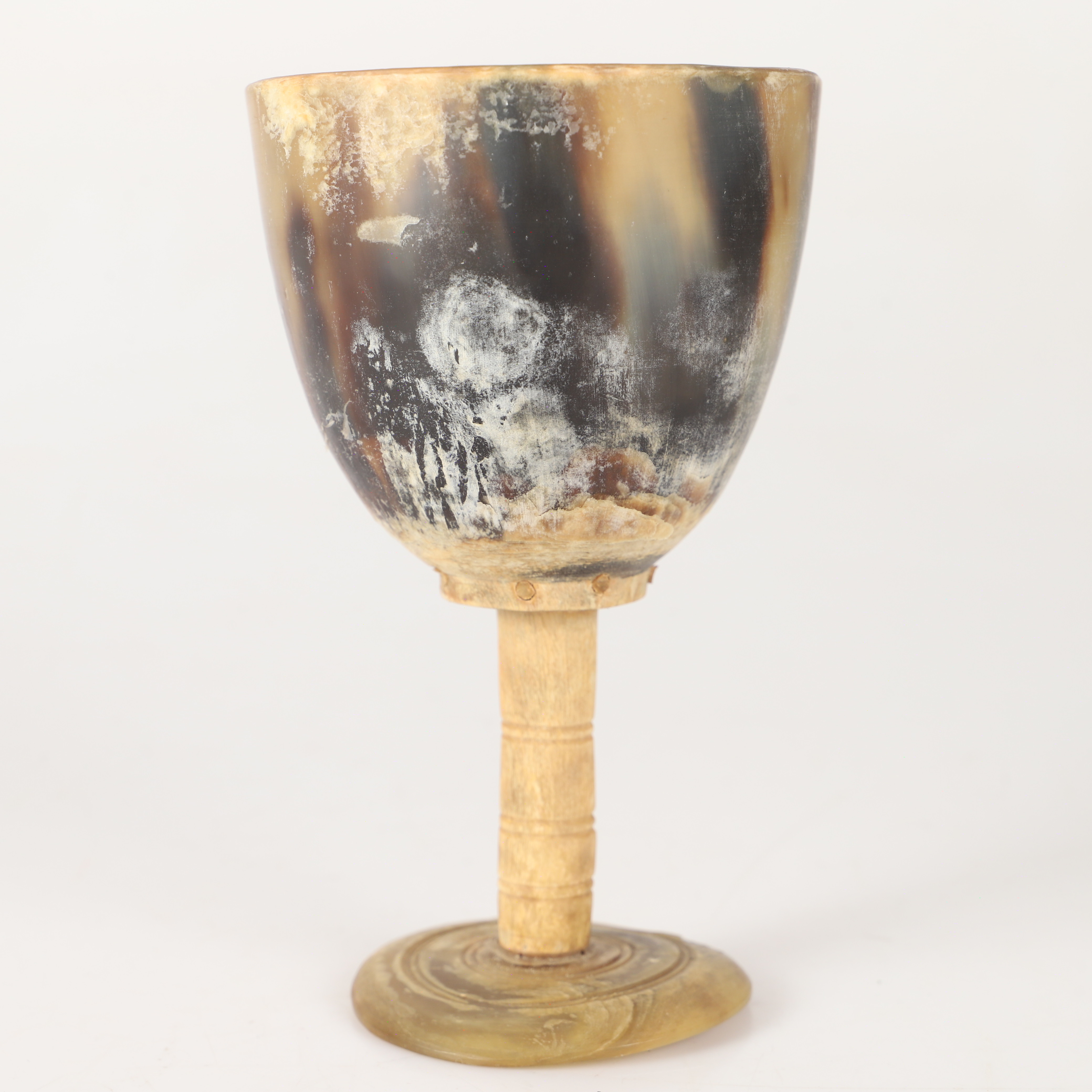 ALLMOGEKALK, horn/trä, 1800-tal.