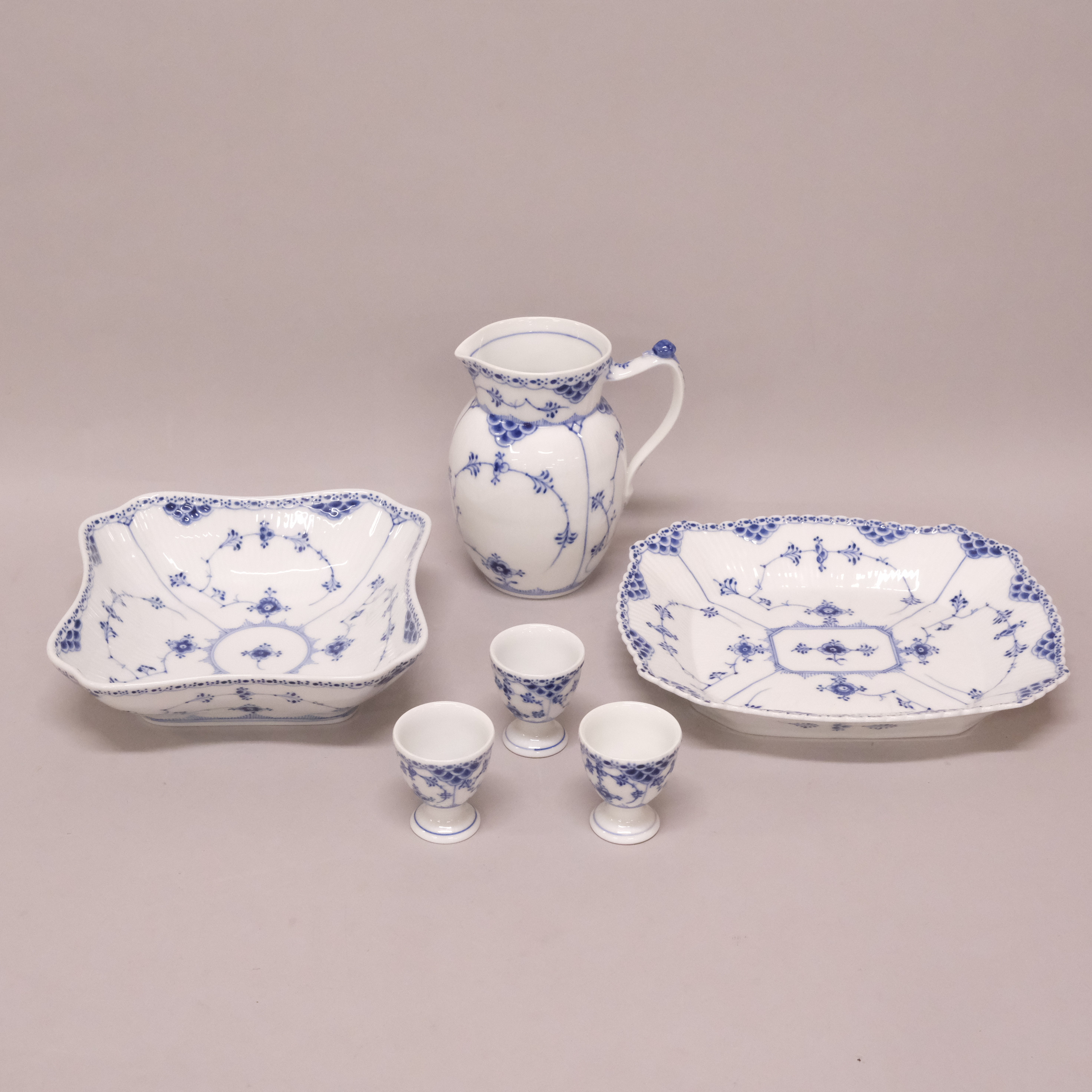 "MUSSELMALET", ROYAL COPENHAGEN, HALVBLOND, SEX DELAR.