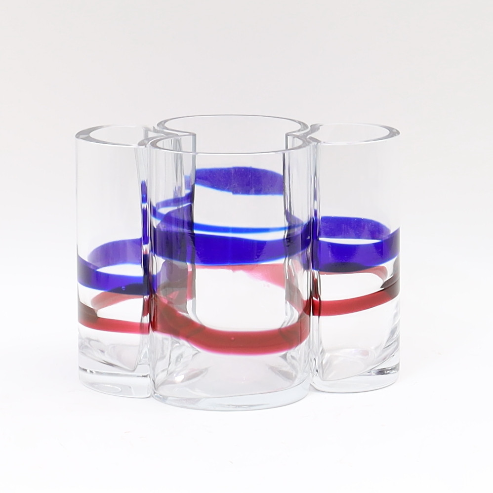 ERIK HÖGLUND. Lindshammar, flerfärgat konstglas.