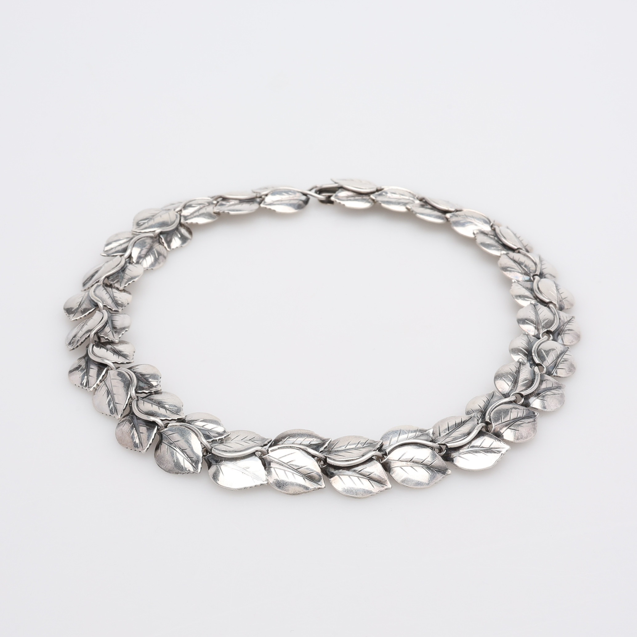 GERTRUD ENGEL. COLLIER, STERLINGSILVER, FÖR ANTON MICHELSEN, STÄMPELSIGNERAT, STOCKHOLM, 1952, Ca. 57,8 g.