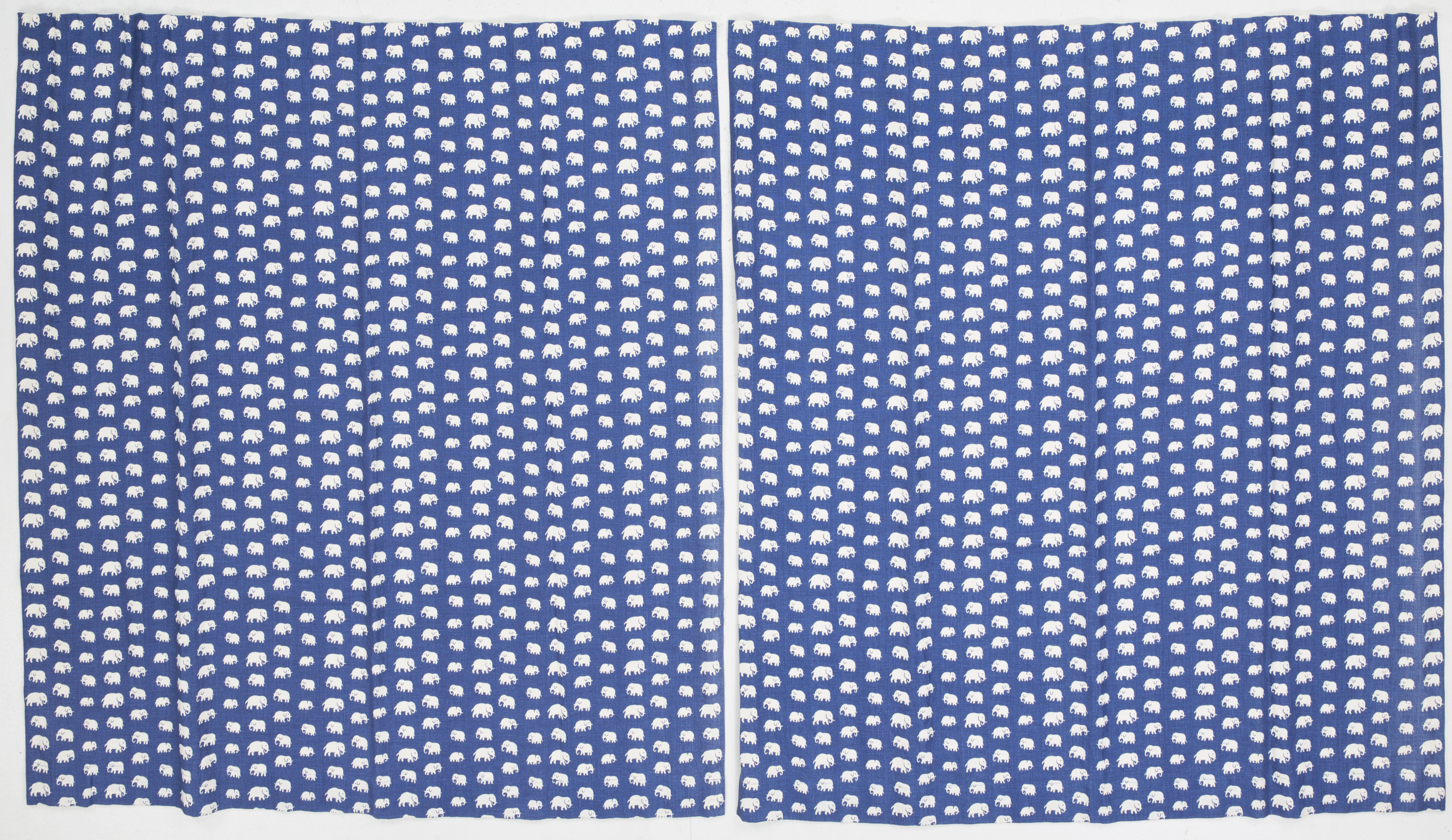 ESTRID ERICSON. gardiner, 1 par, " Elefant", Svenskt tenn.