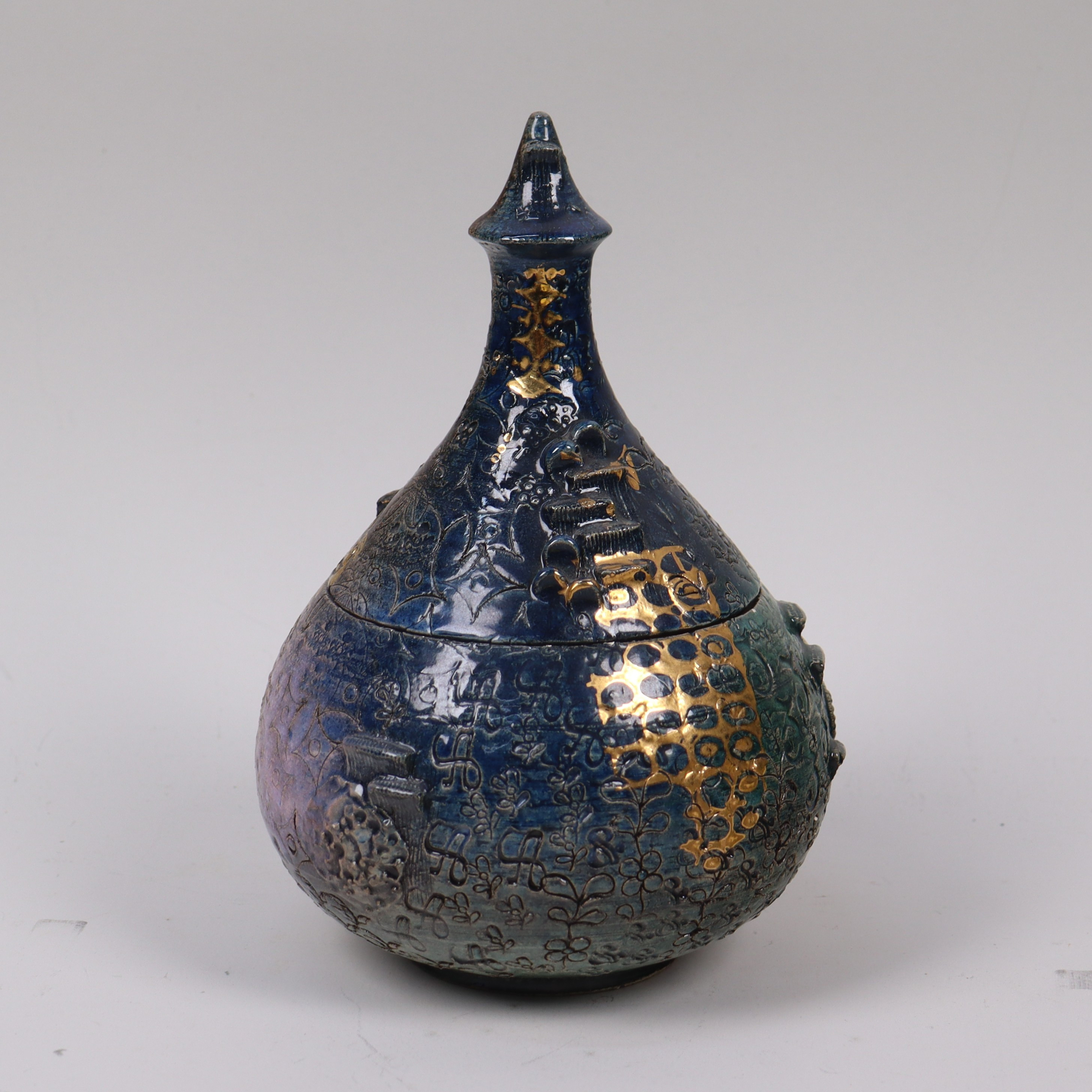 BJÖRN WIINBLAD. egen verkstad, lökformad lockskål i keramik.