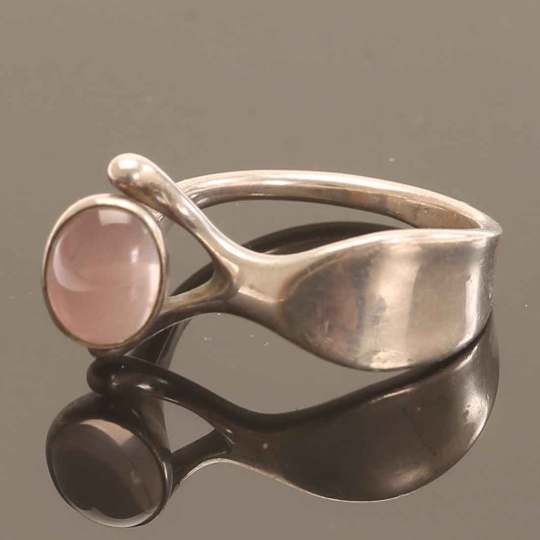VIVIANNA TORUN BÜLOW-HÜBE. Ring, sterlingsilver, för Georg Jensen, Danmark.