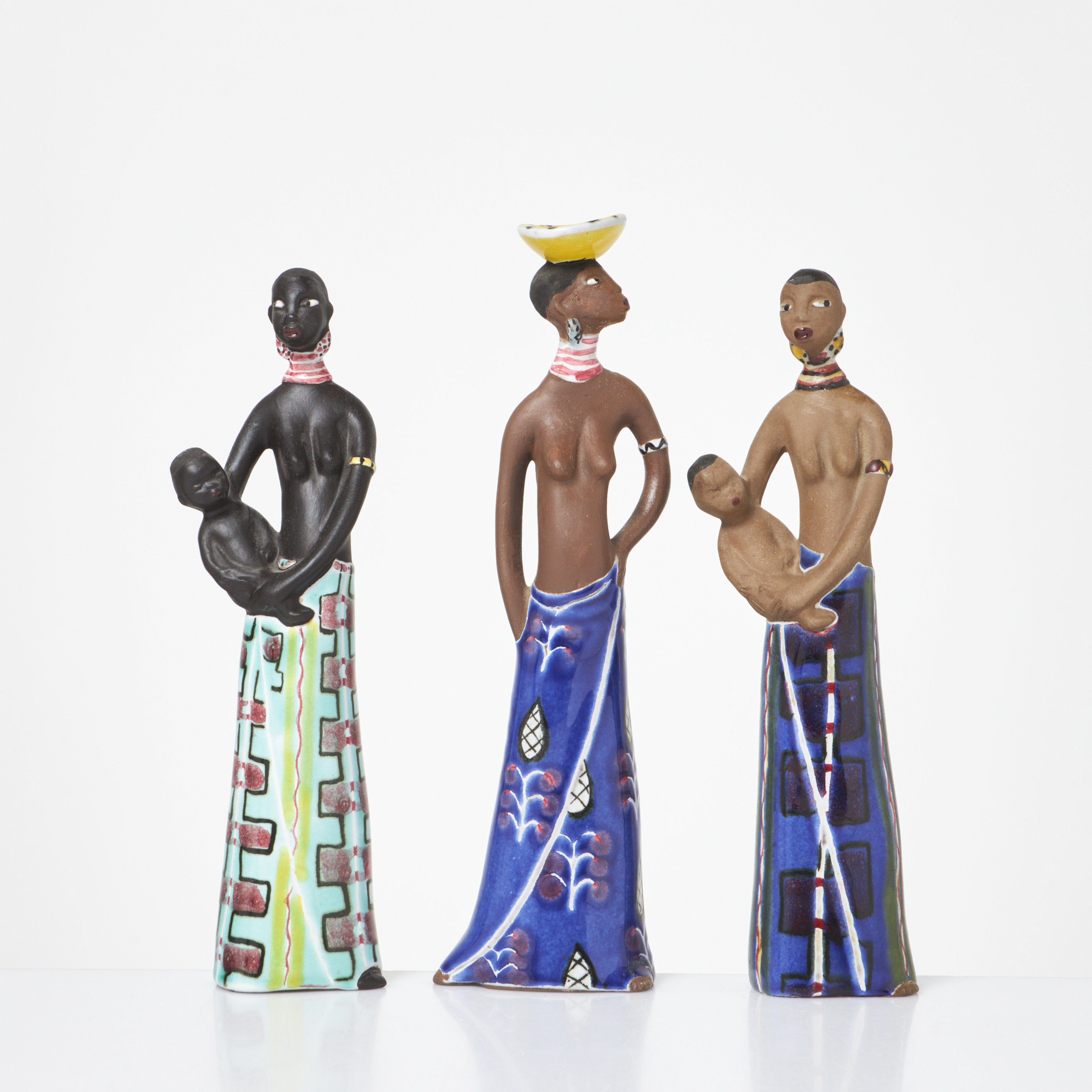 DOROTHY CLOUGH (1930-2023). 3 st, figuriner, glaserad lergods, Upsala Ekeby, signerade undertill.