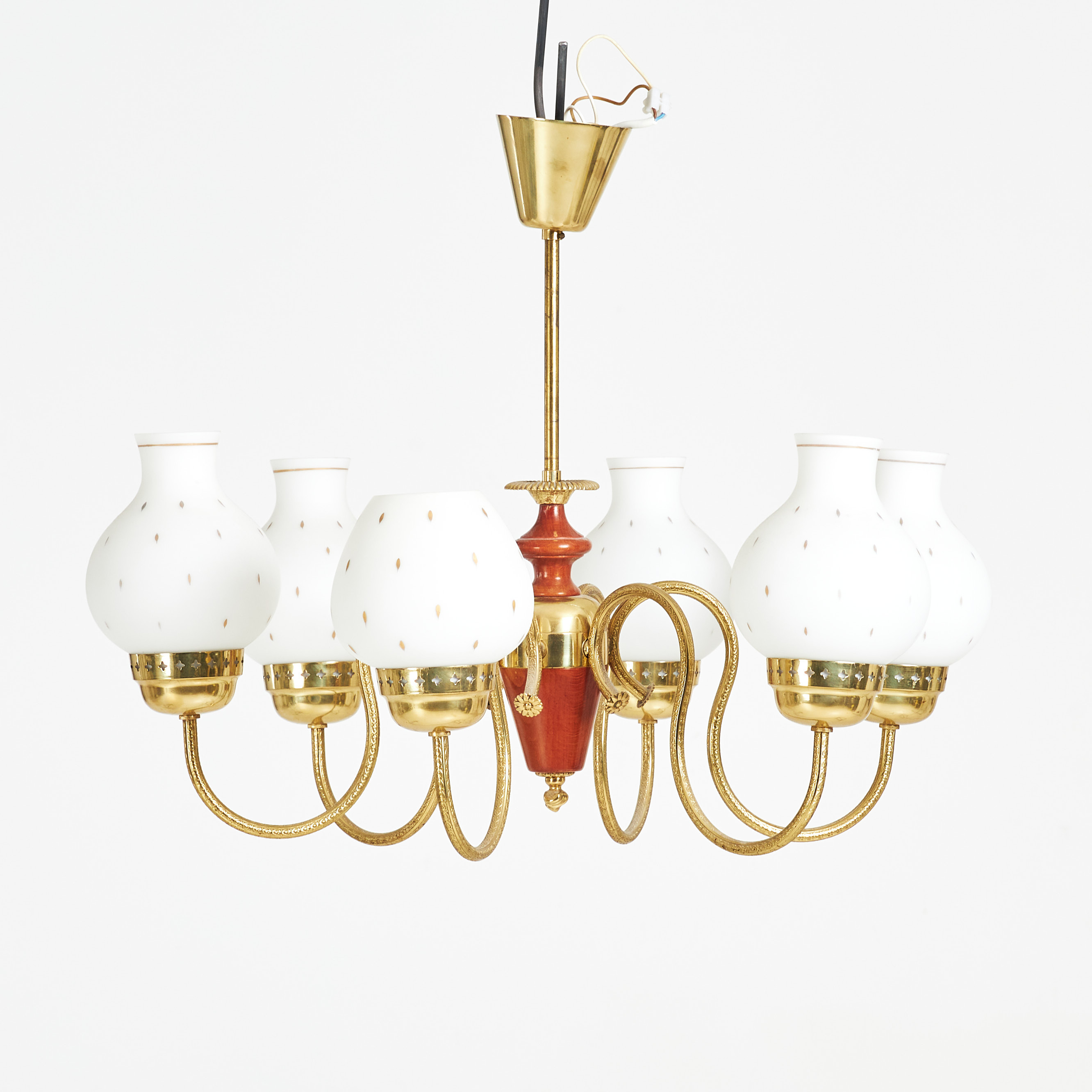 TAKLAMPA, 6 ljusarmar, 1950/60-tal, mässing samt betsat trä.