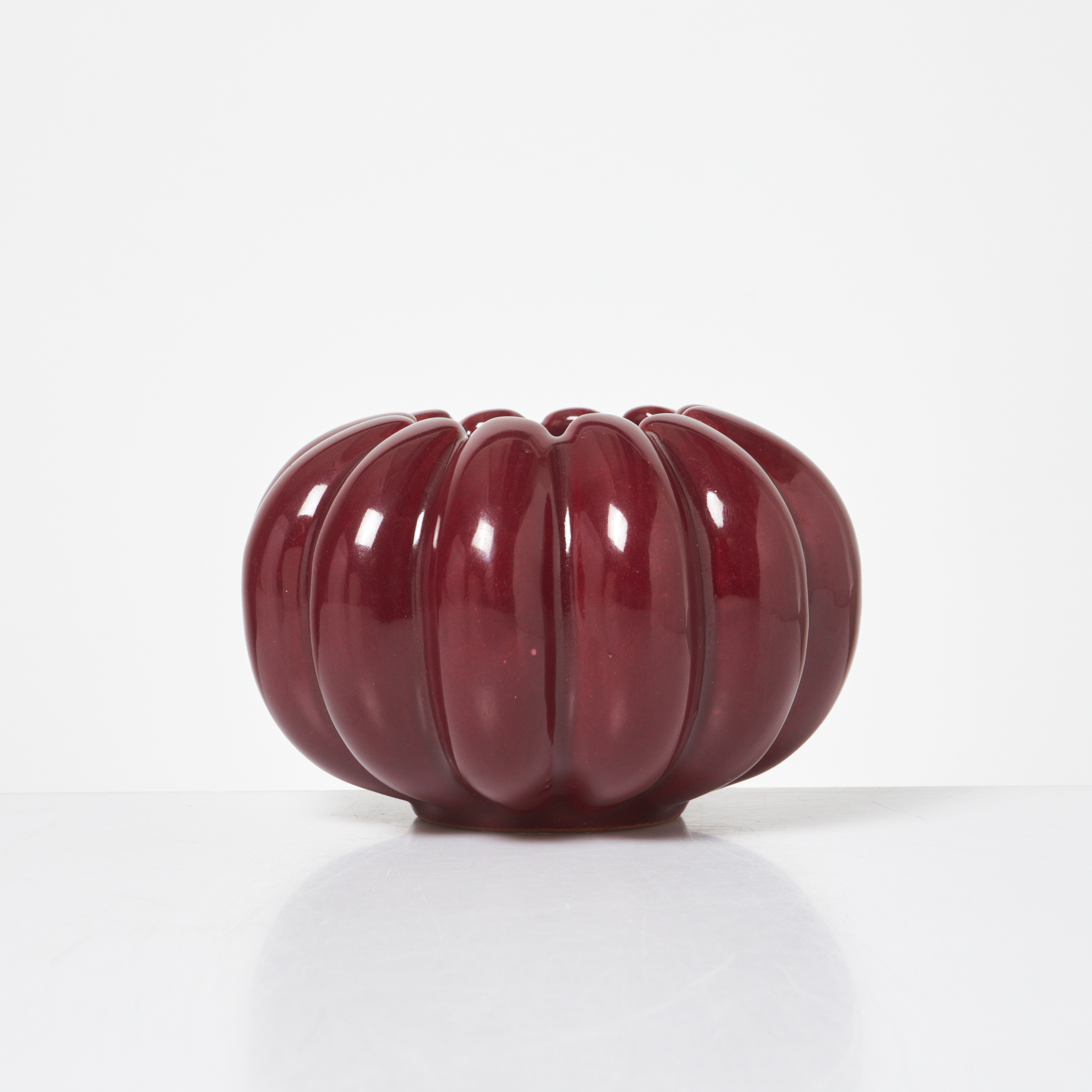 ANNA-LISA THOMSON. Klyftvas, modell 421, Upsala-Ekeby, 1947-50.