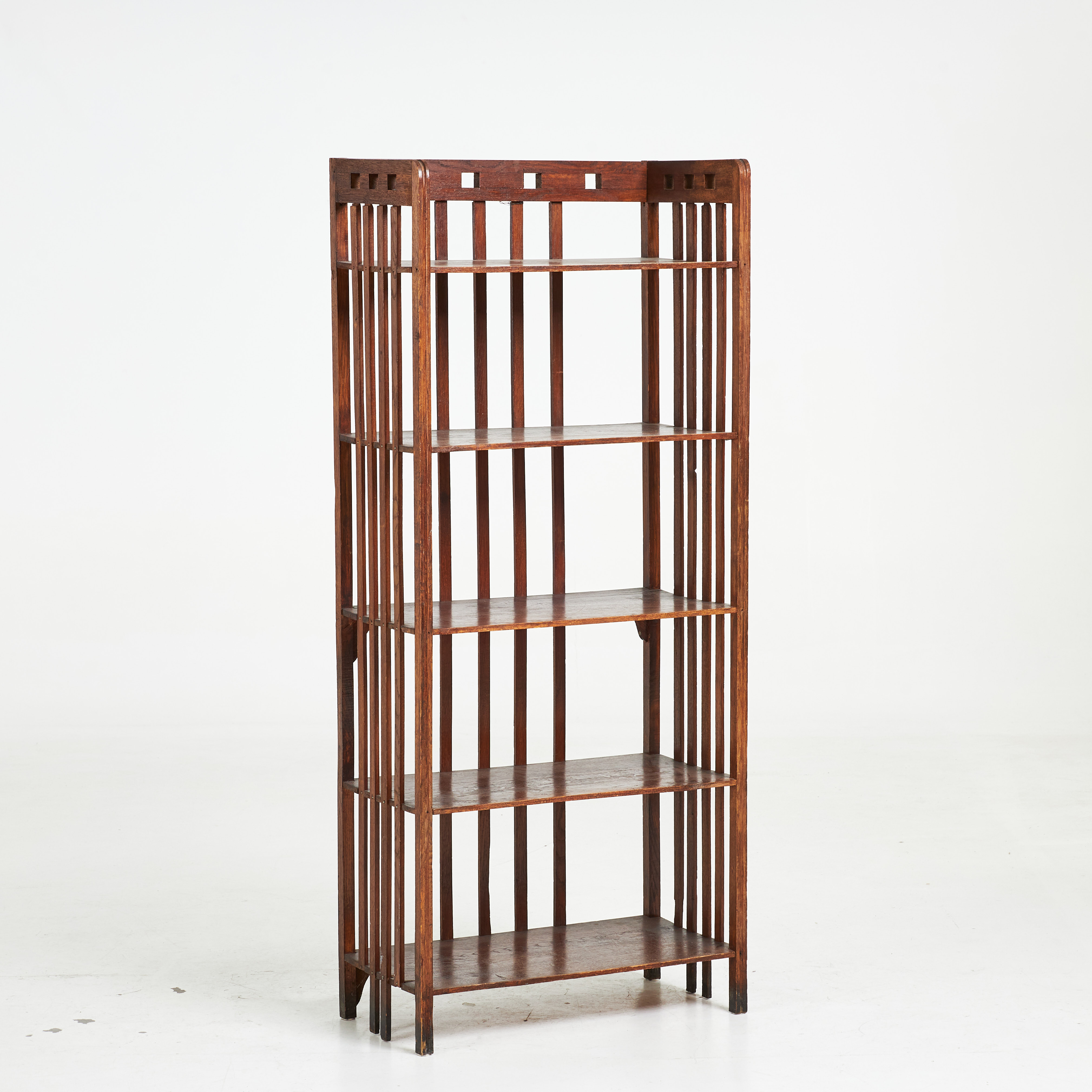 BOKHYLLA. Jugend, 1900-talets första hälft, ek 5 hyllplan.