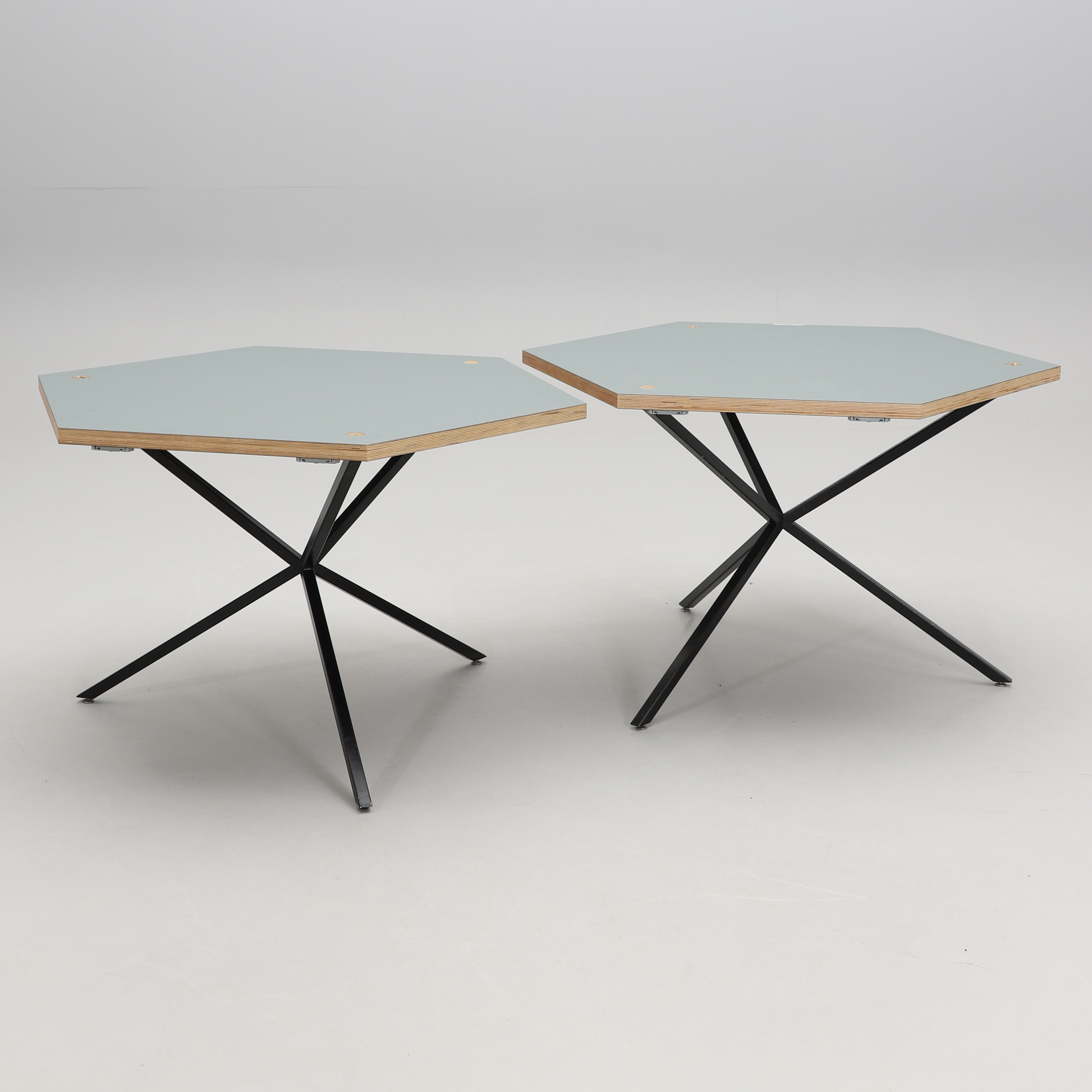 PER SÖDERBERG. CAFÉBORD/MATBORD, "NEB Hexagon", ett par, NoEarlyBirds, samtida.