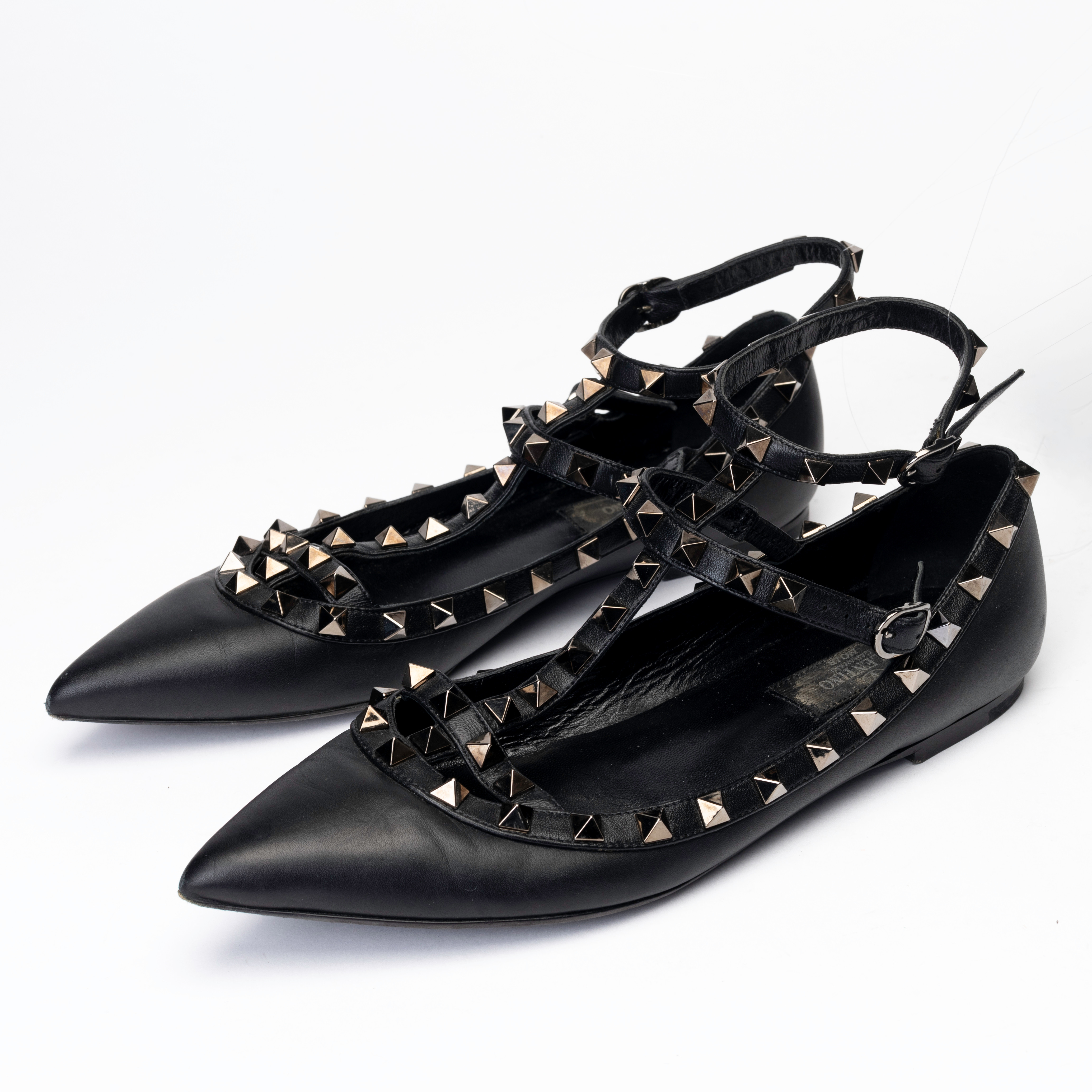 VALENTINO. Ballerinaskor, "Rockstud ballerinas", storlek 36,5.