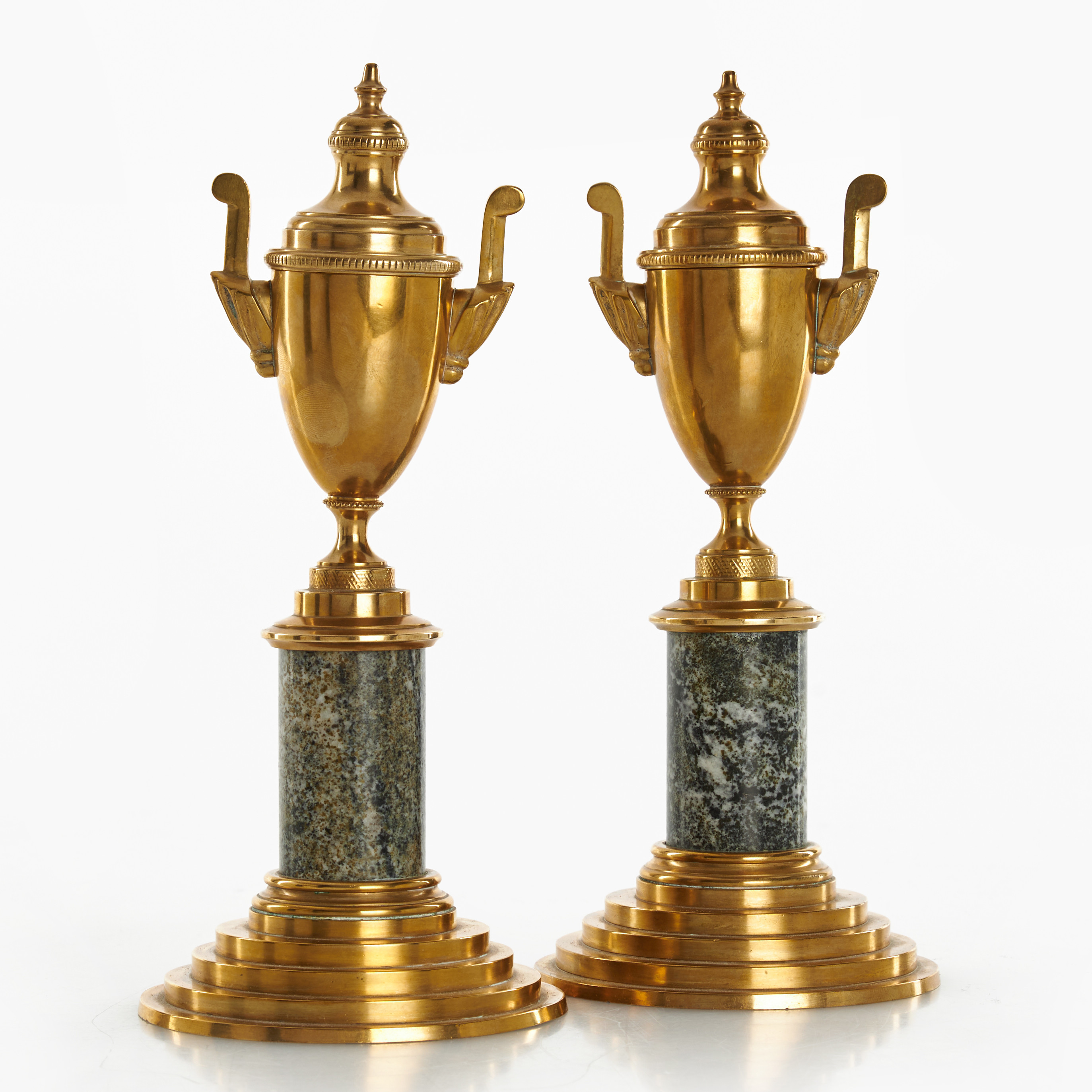 CASOLETTER, ett par, no 60, Skultuna, omkring år 1900, mässing och kolmårdsmarmor.