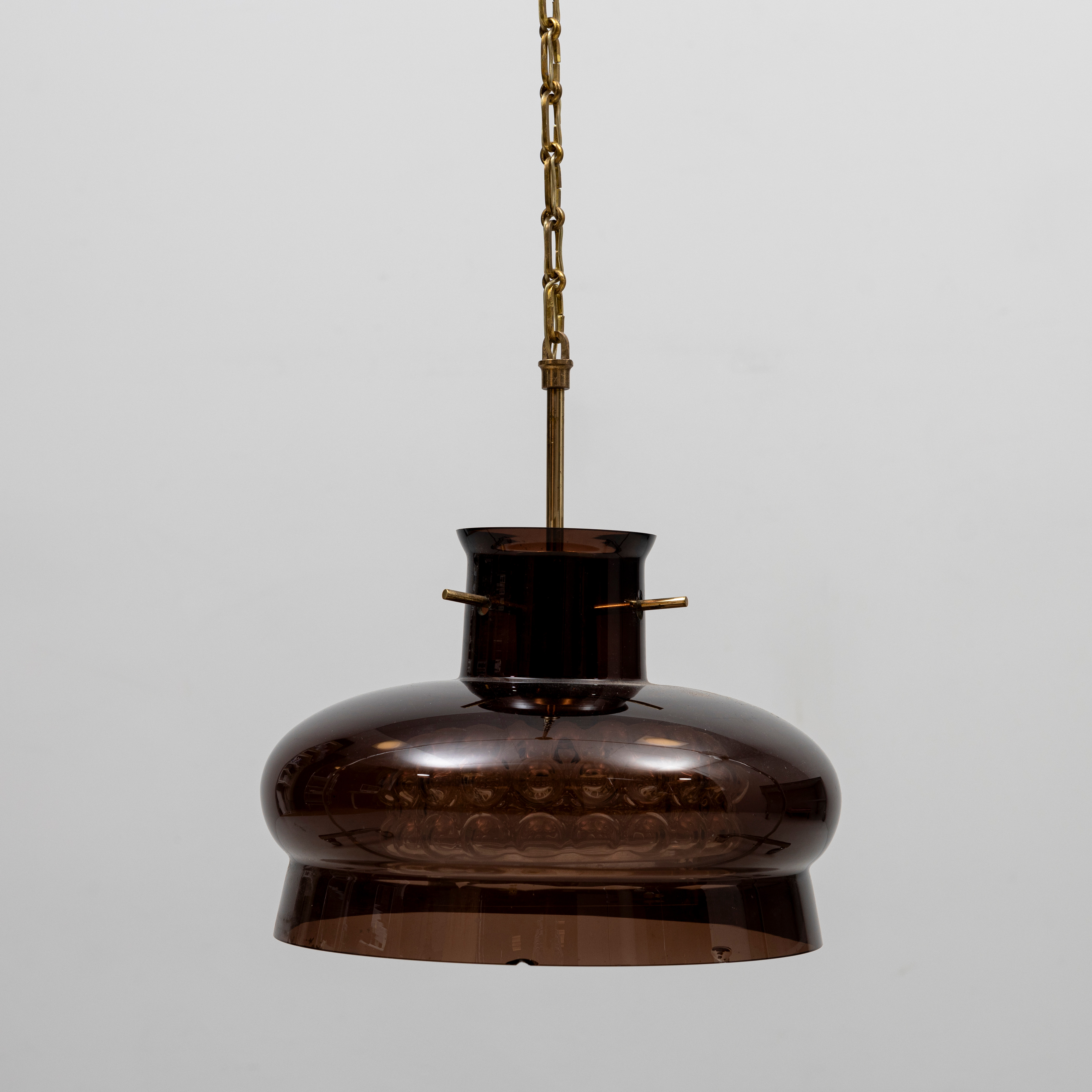 CARL FAGERLUND. TAKLAMPA, glas och mässing, "Neptun", Orrefors, 1970-tal, höjd inkl stång ca 37 cm.