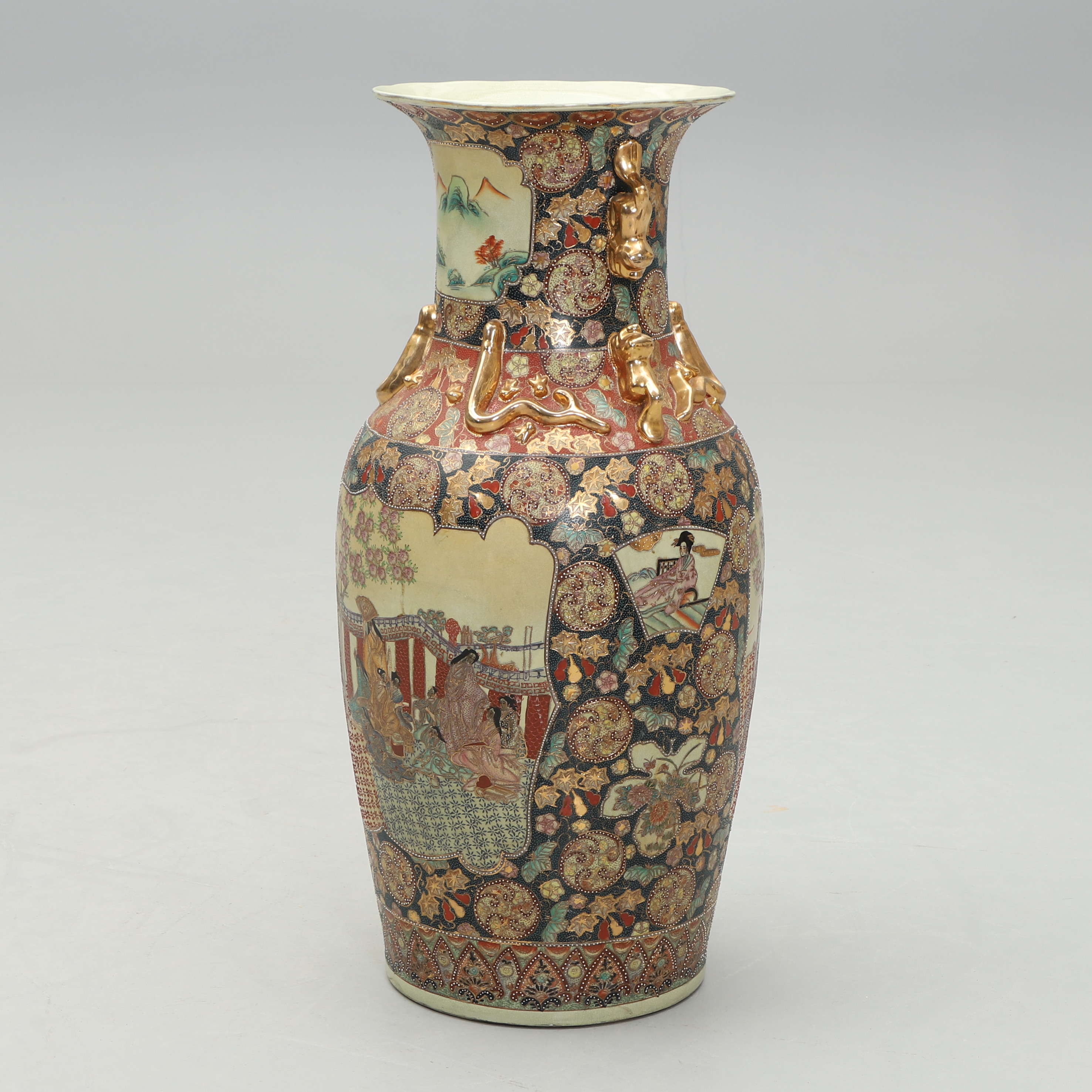 GOLVVAS, porslin, Satsuma, Japan, 1900-tal.