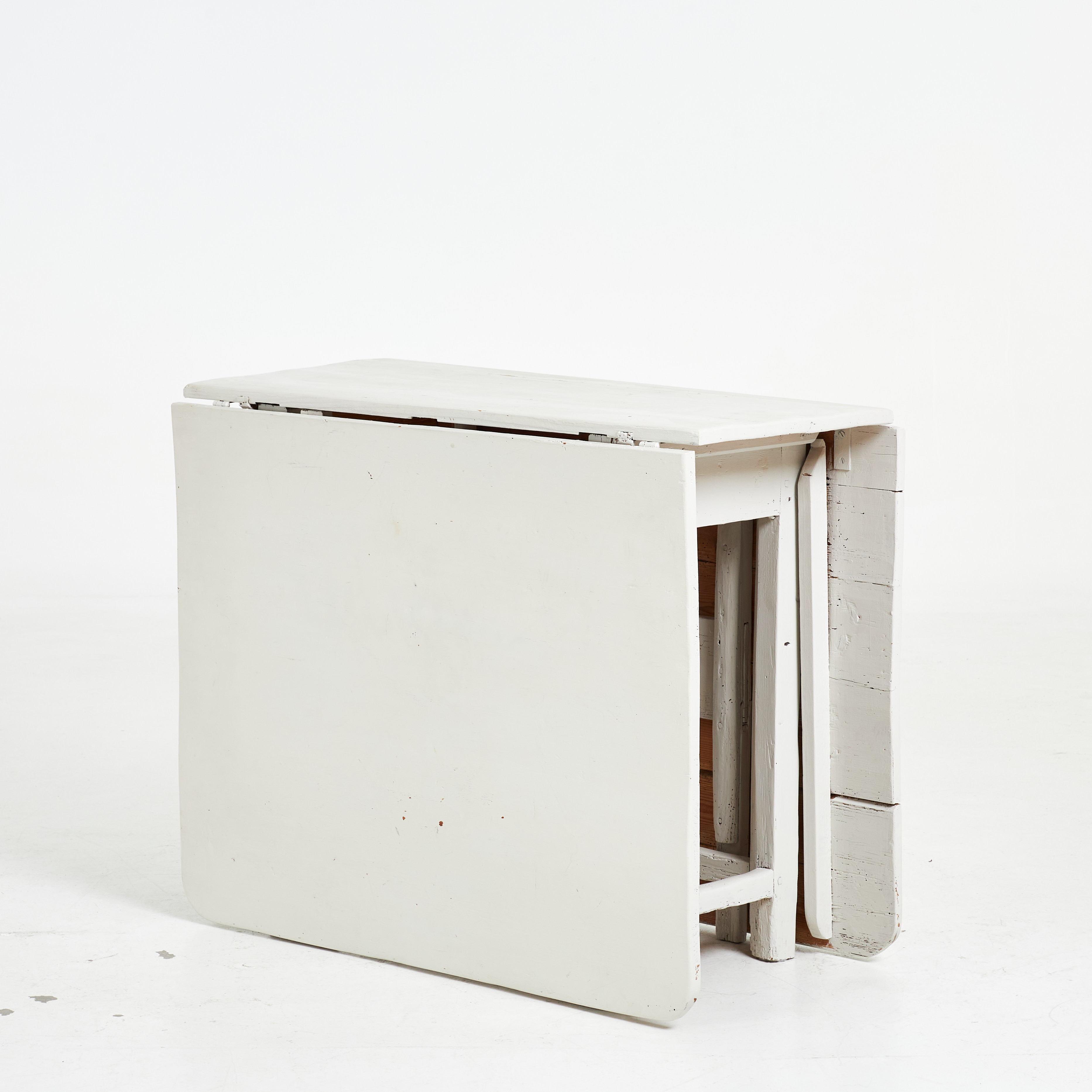 SLAGBORD. bemålat furu, 1900-tal.