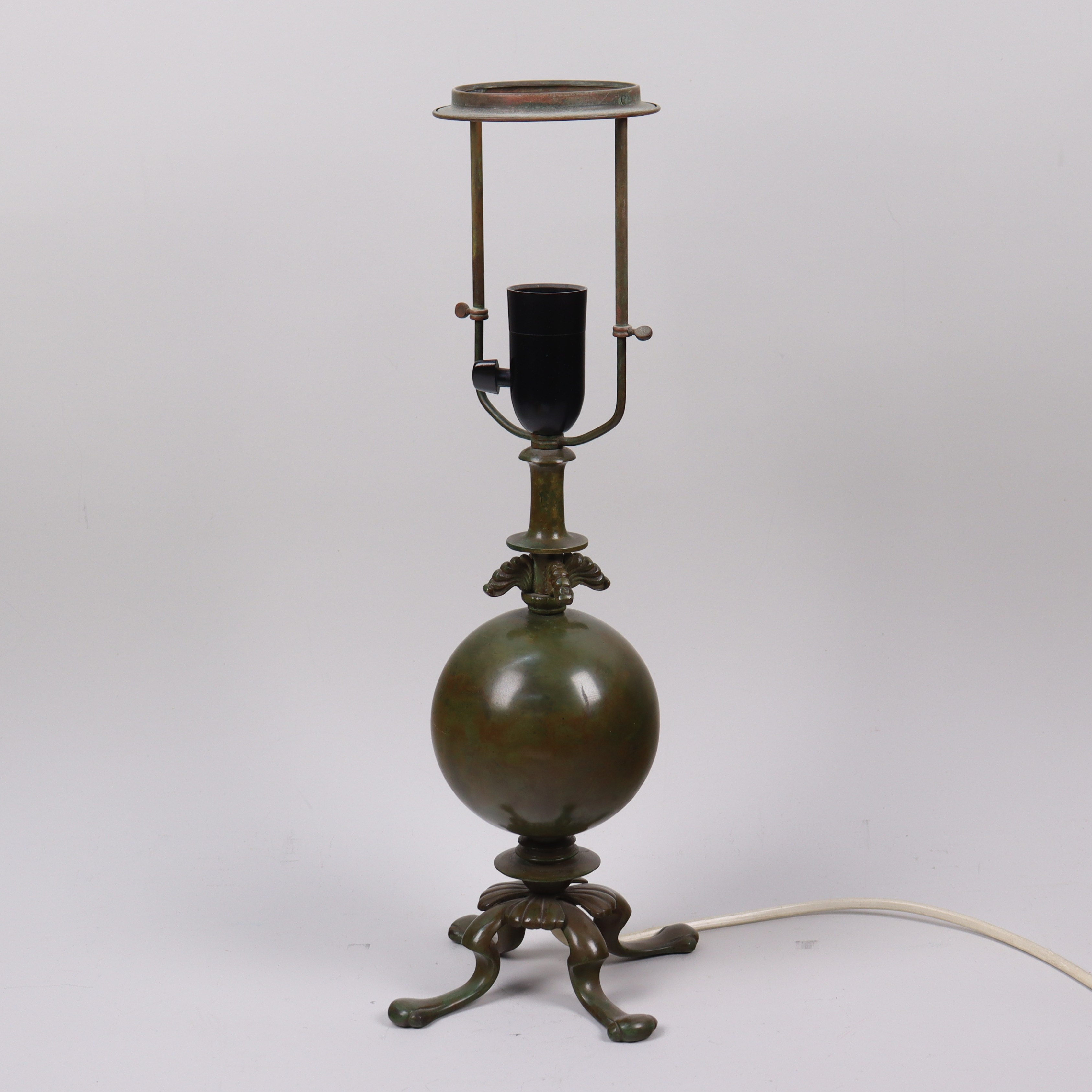 BORDSLAMPA, Art Decó, kulfot i brons, 1930-tal.