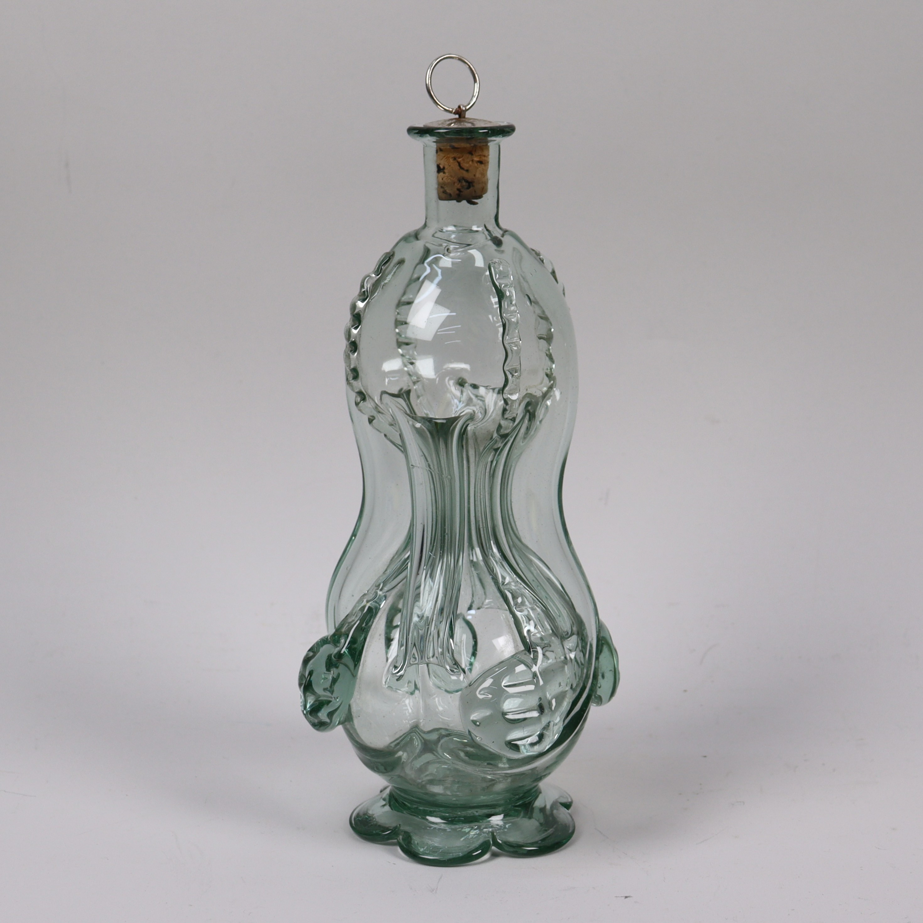 TURE BERGLUND. karaff / kluckaflaska i glas, Stockholms Glasbruk, Skansen.