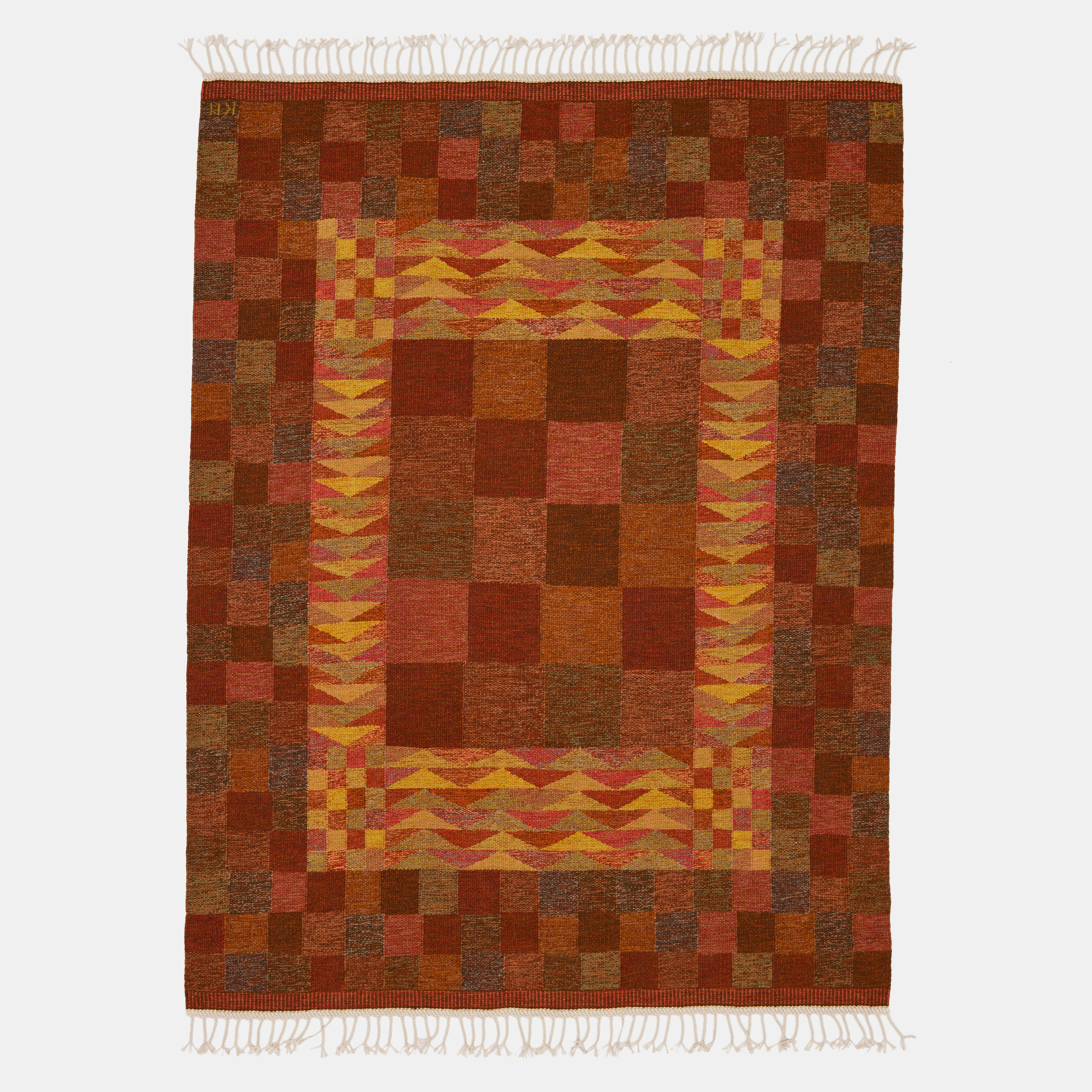 KARIN JÖNSSON. Matta, Klockargårdens Hemslöjd, rölakan, dekor i brunt och rost. 235 x 177 cm.