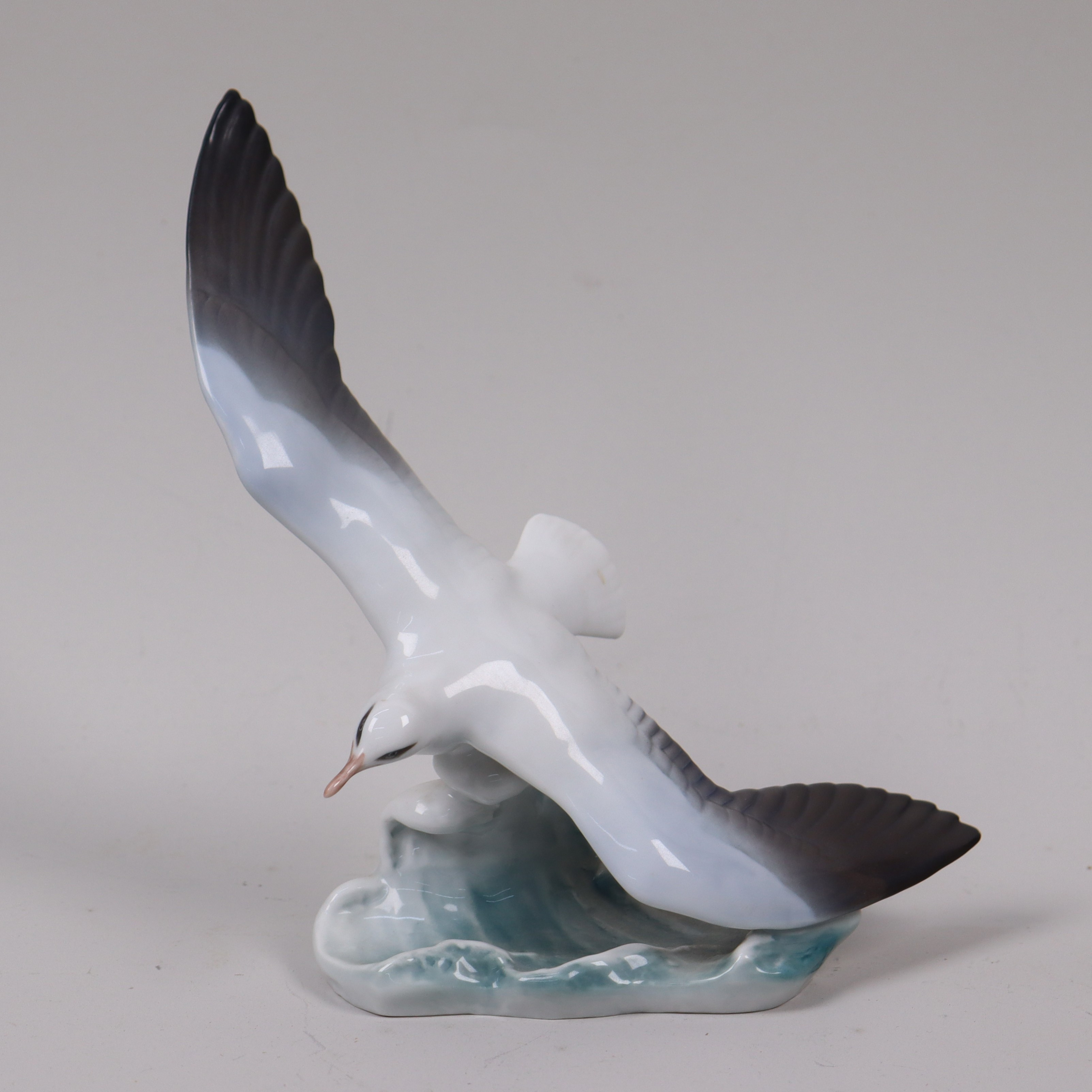 FRITZ HEIDENREICH (1895-1966). Rosenthal, figurin, mås i porslin.