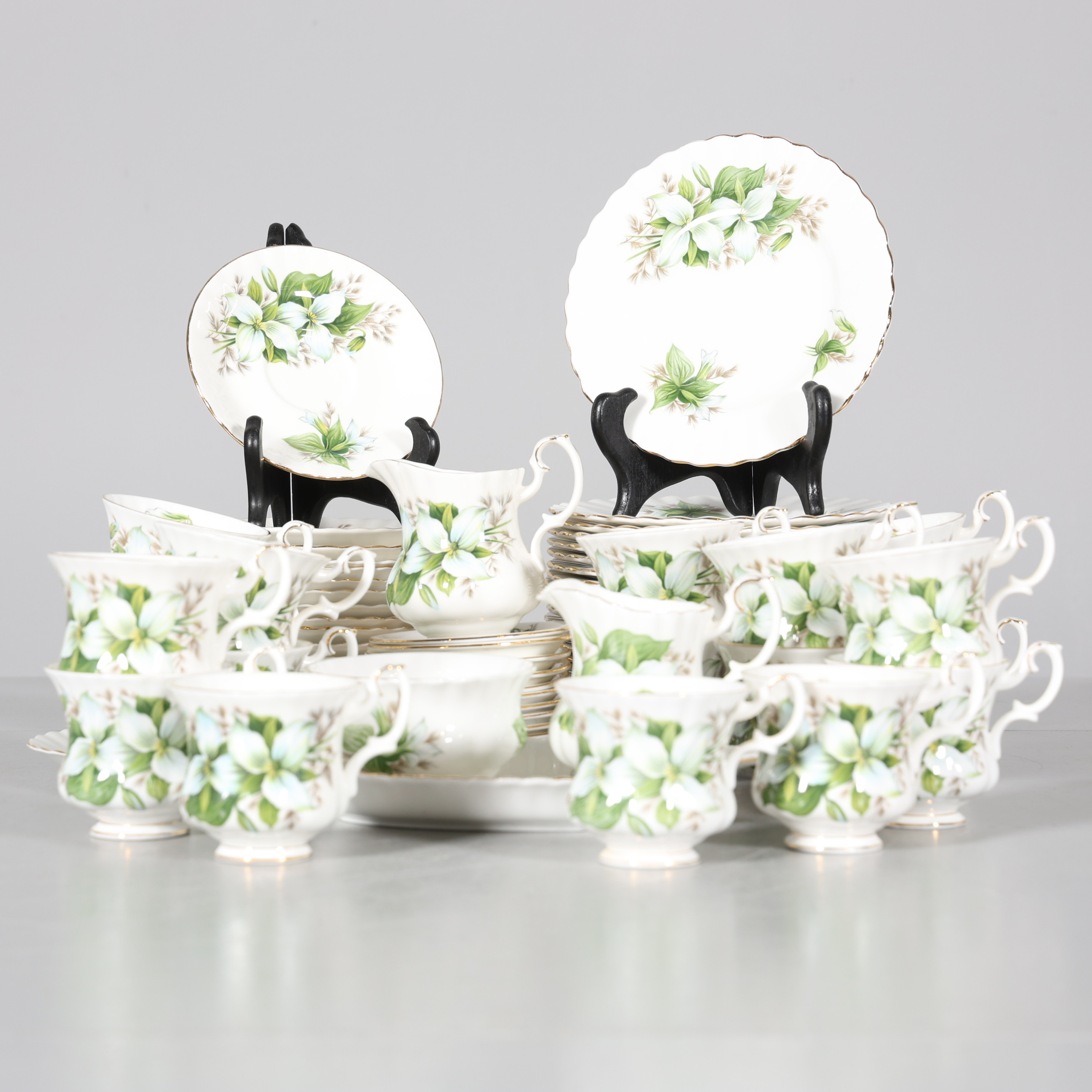 KAFFESERVIS, 72 delar, porslin, "Trillium", Royal Albert, England.
