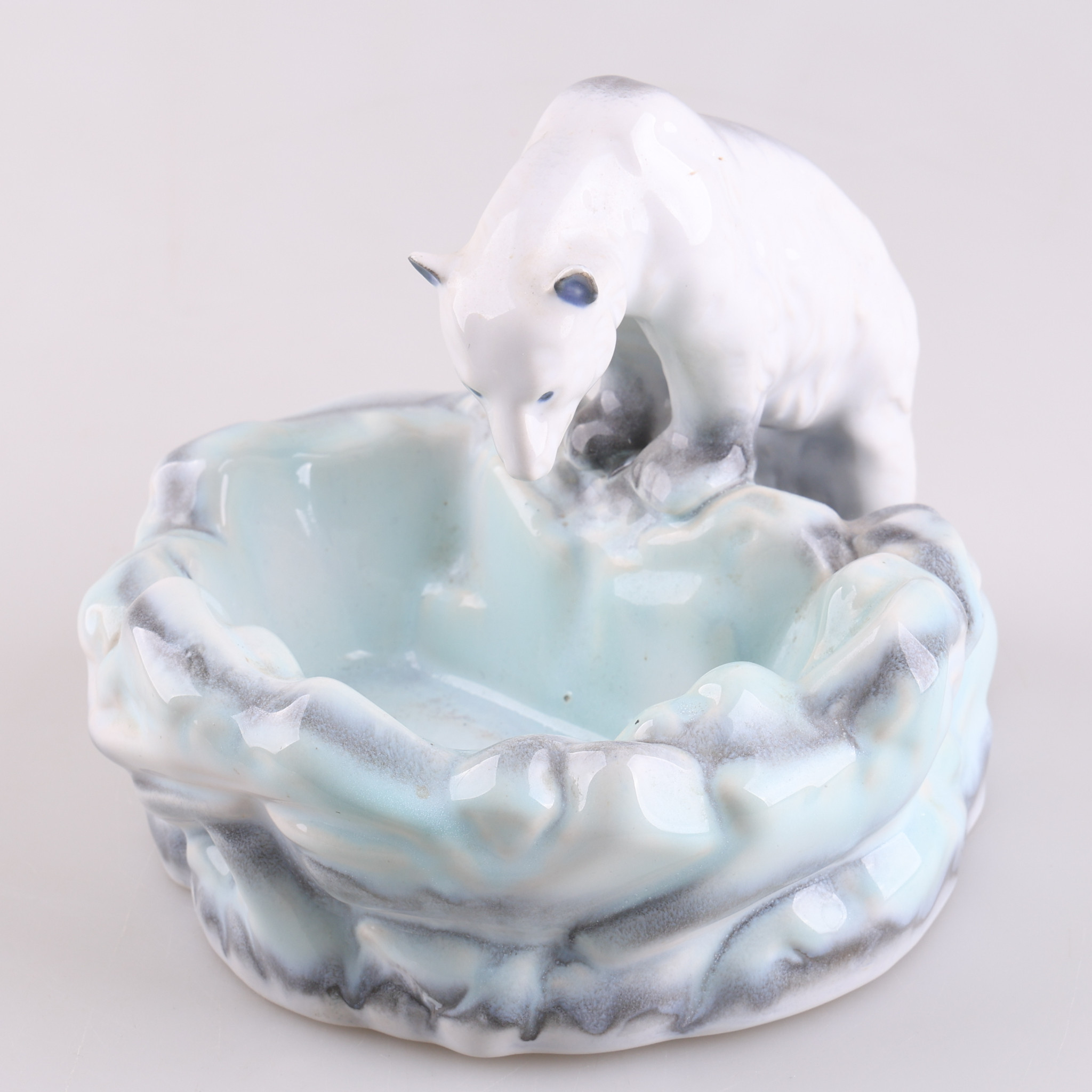 DITMAR-URBACH. Skål med isbjörn, Tjeckoslovakien, 1900-talets andra del.