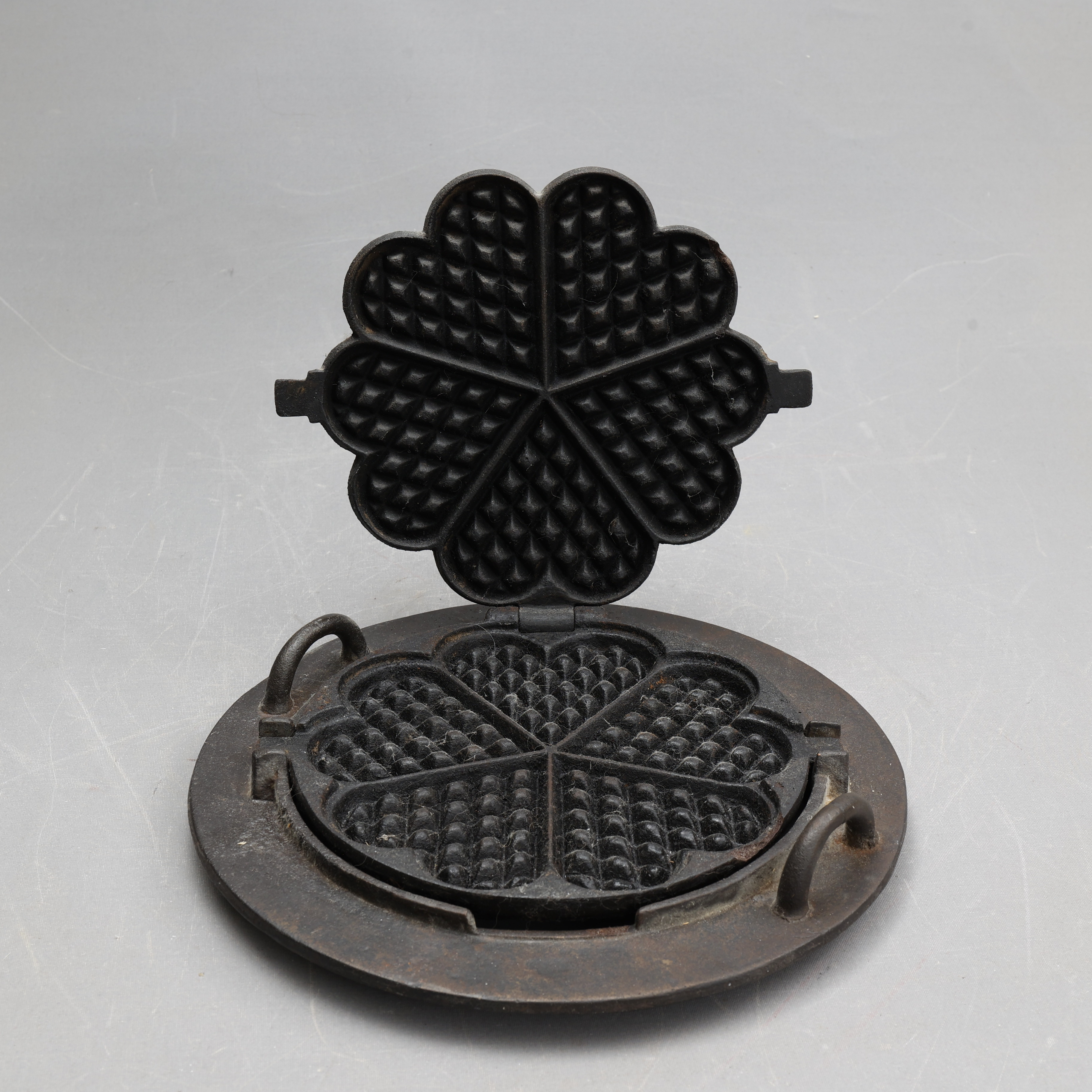 VÅFFELJÄRN till vedspis, gjutjärn.