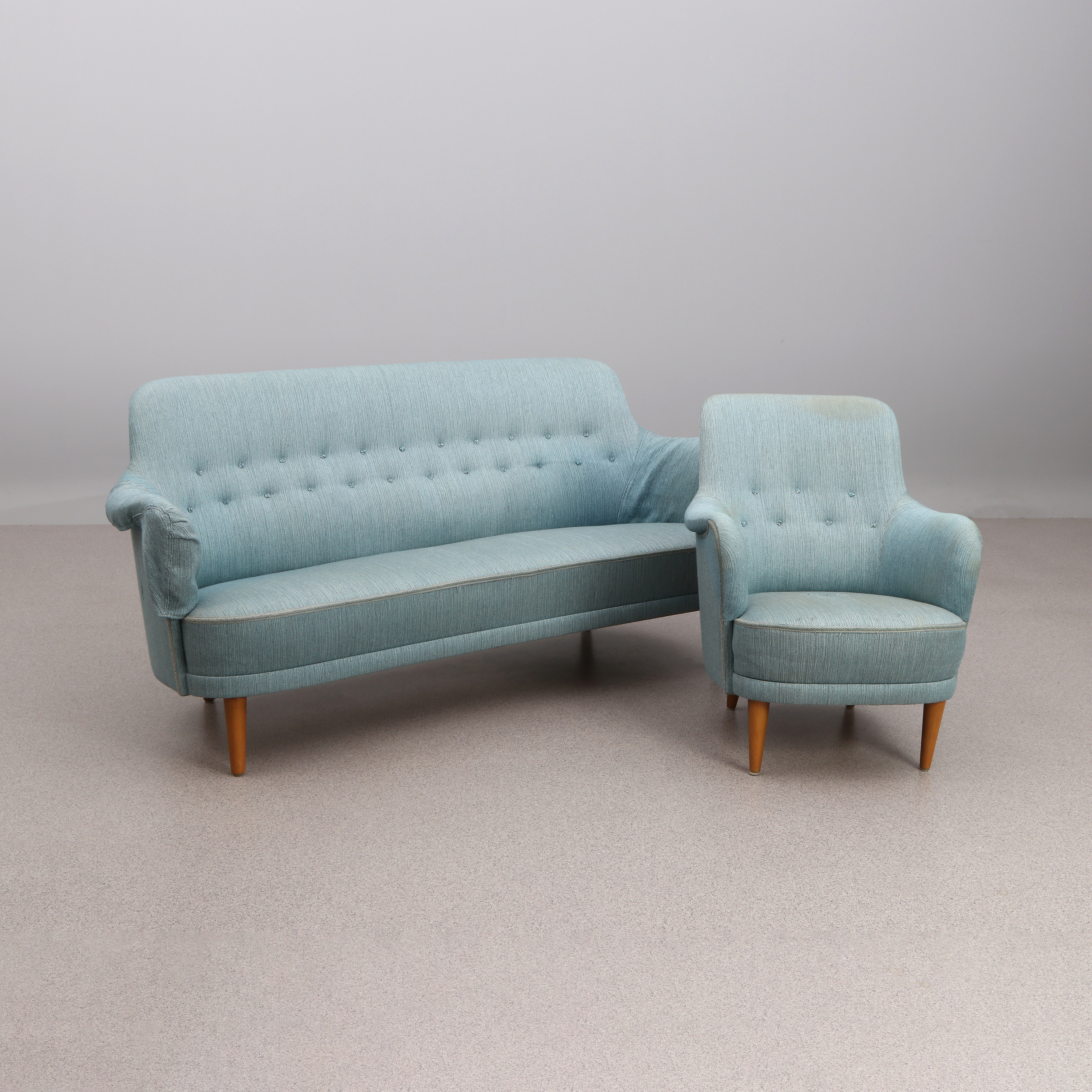 CARL MALMSTEN. SOFFA OCH FÅTÖLJ. Textilklädsel. "Samsas". Omärkta.