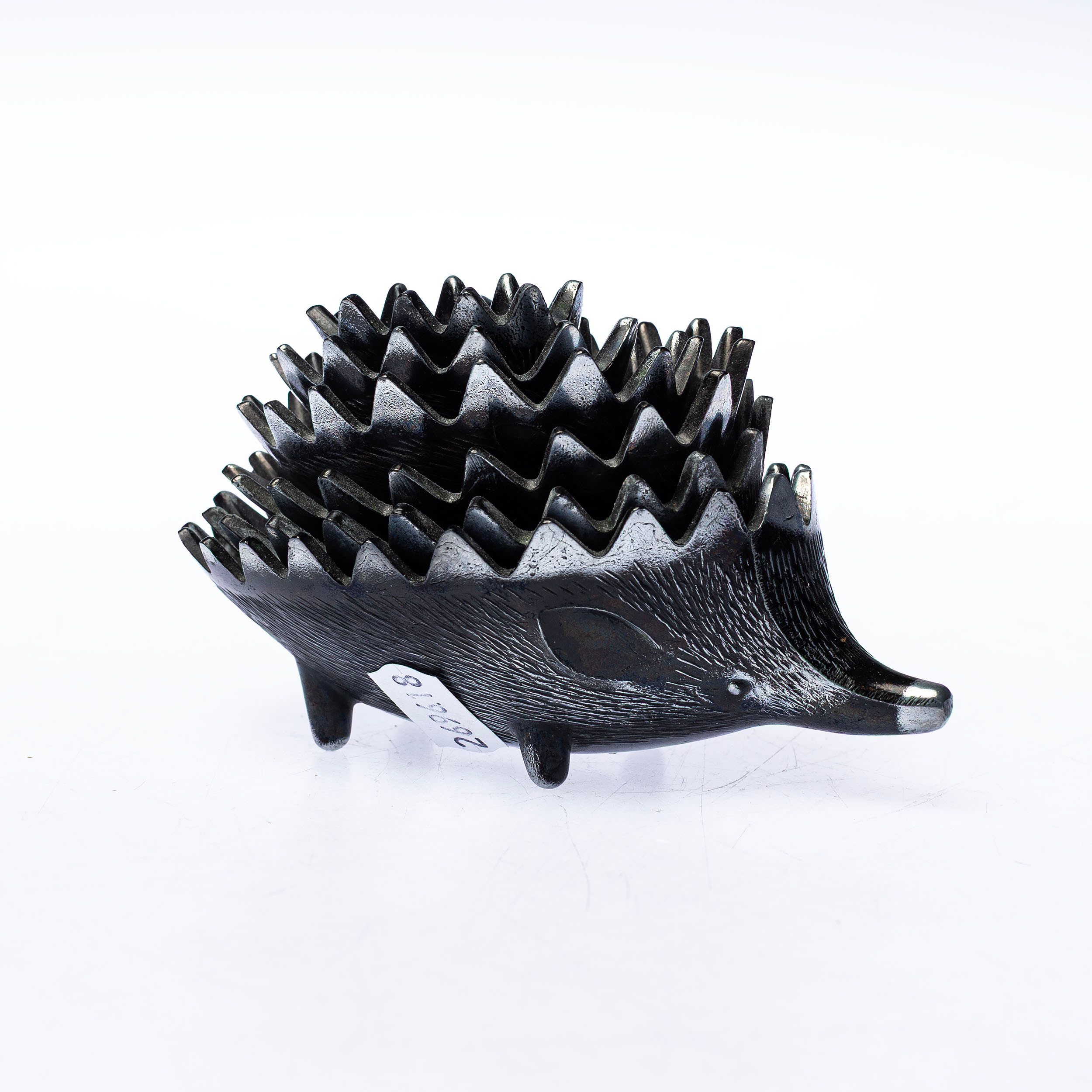 ASKFAT, 6 delar, stapelbara, igelkott, metall, efter Walter Bosse, Österrike.